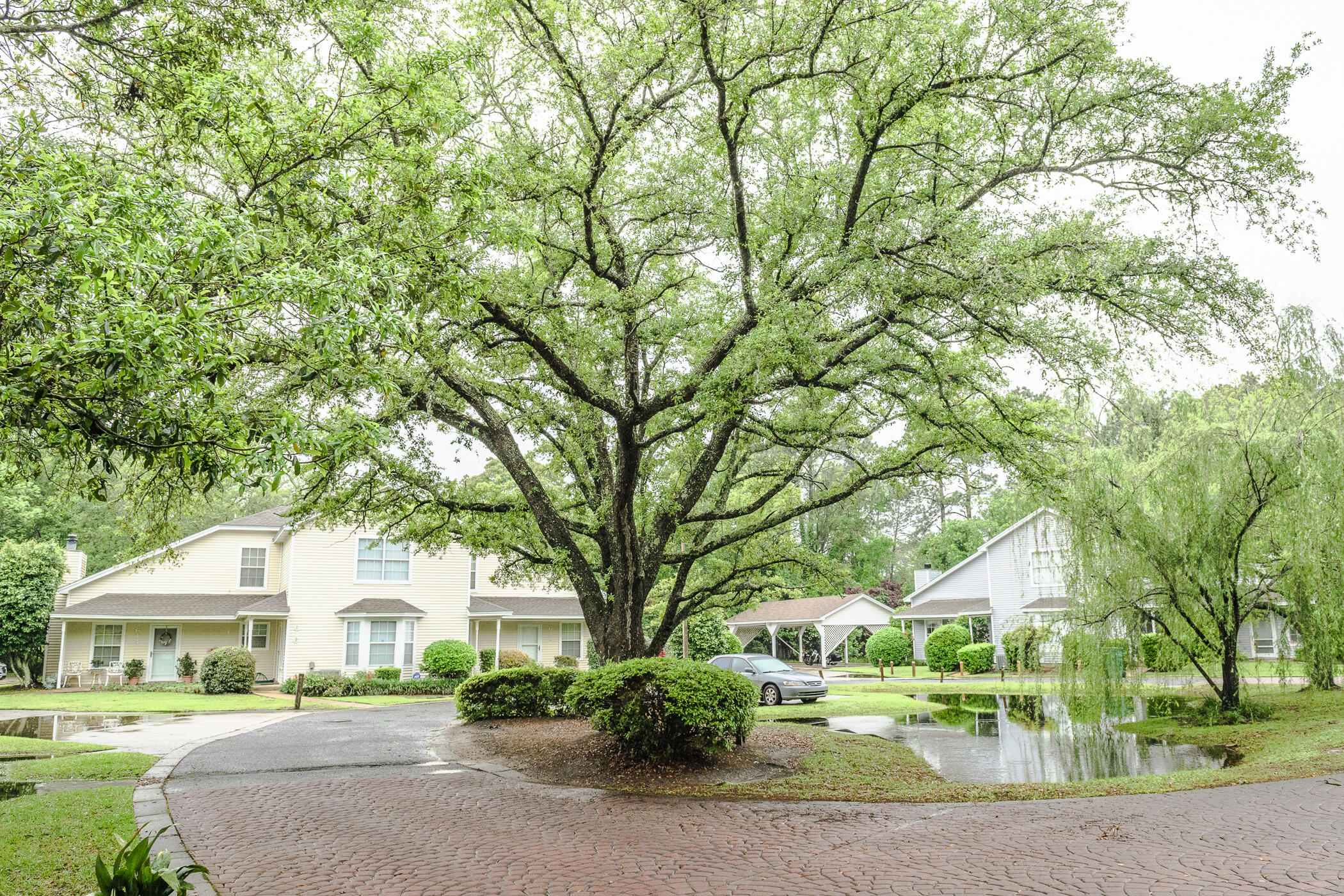 EMERALD GARDENS - Residential