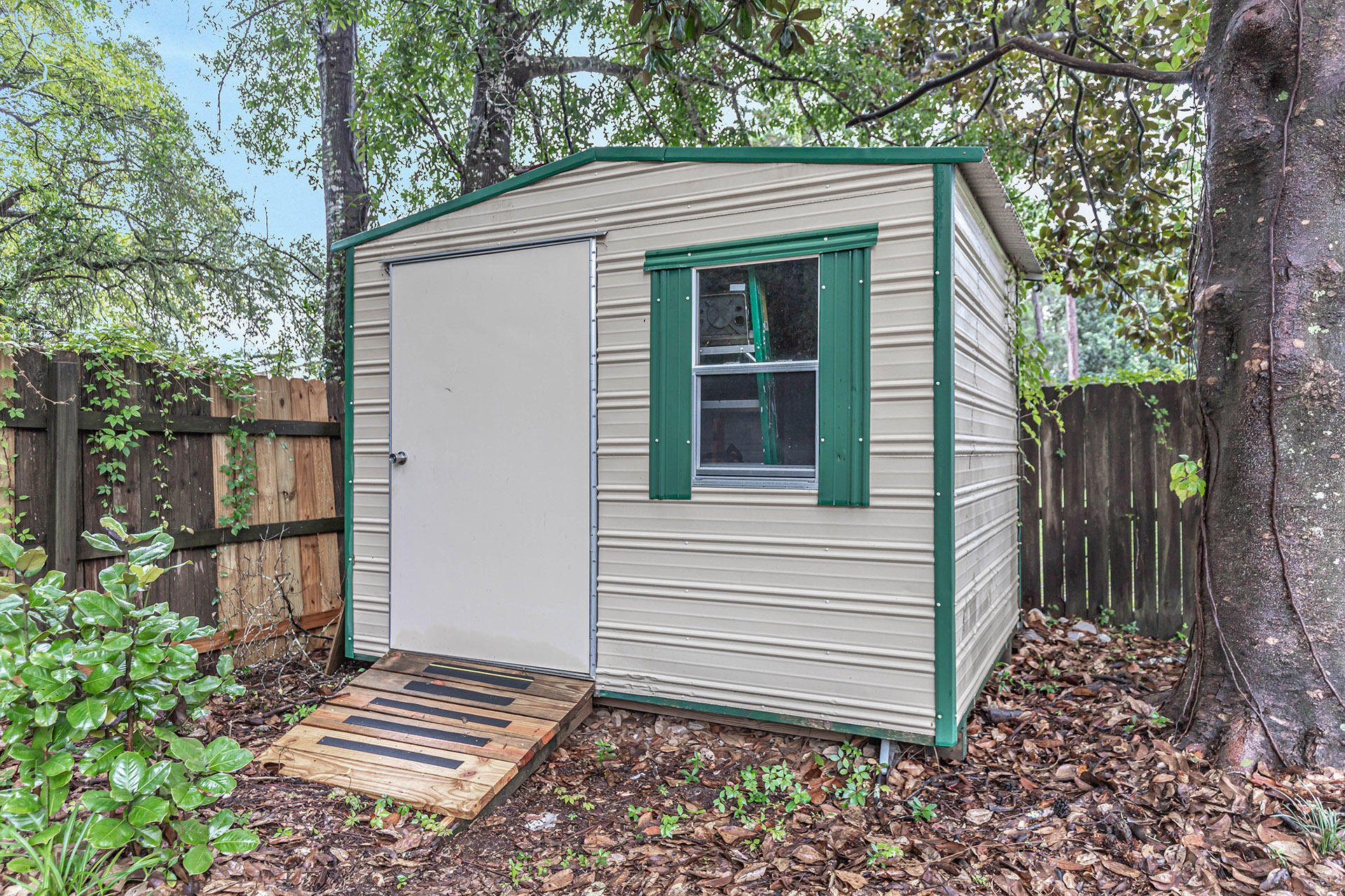 PINEWOOD ESTATES - Residential