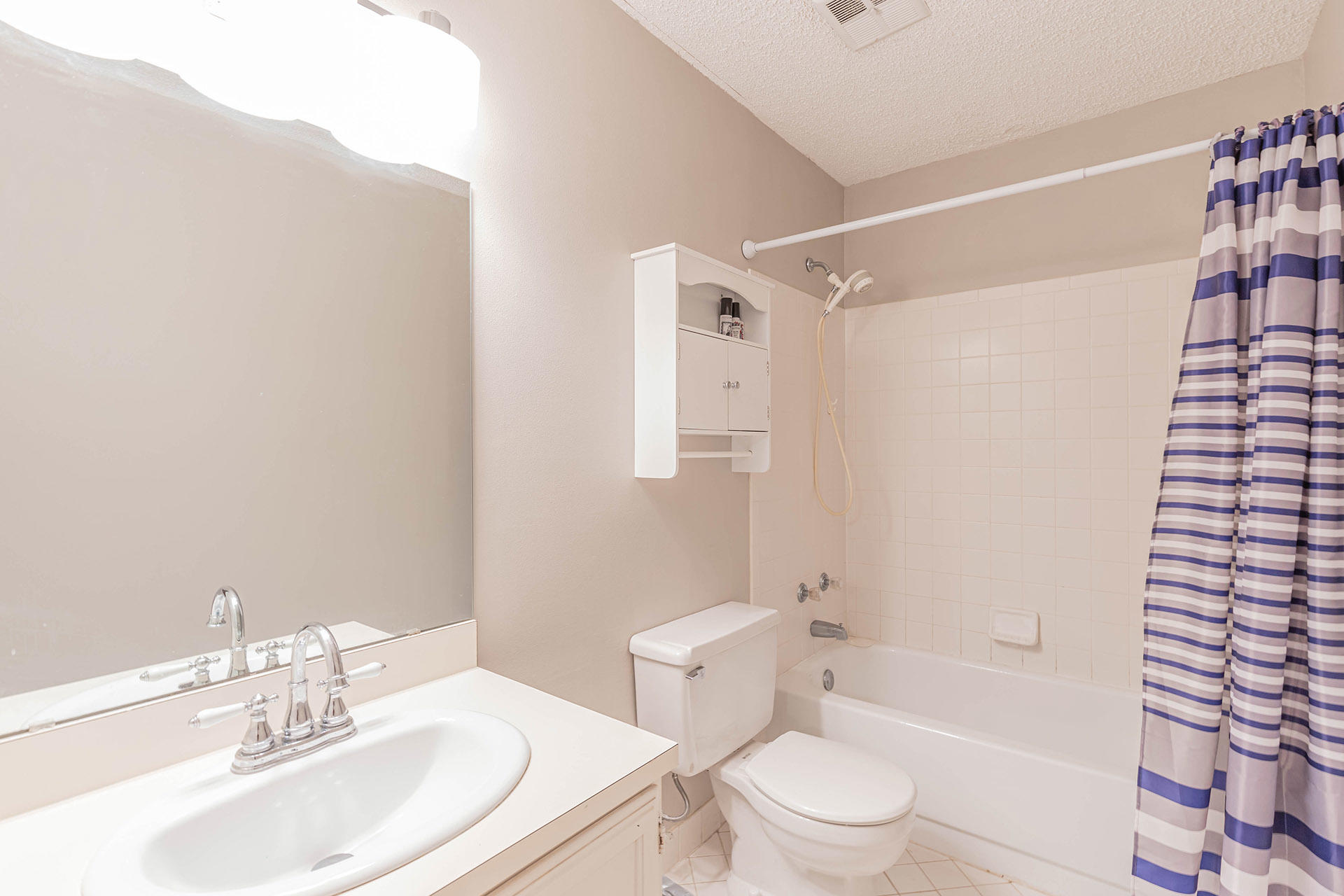 PINEWOOD ESTATES - Residential