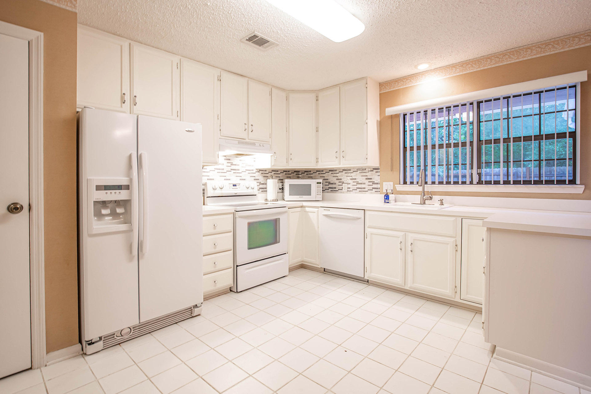 PINEWOOD ESTATES - Residential