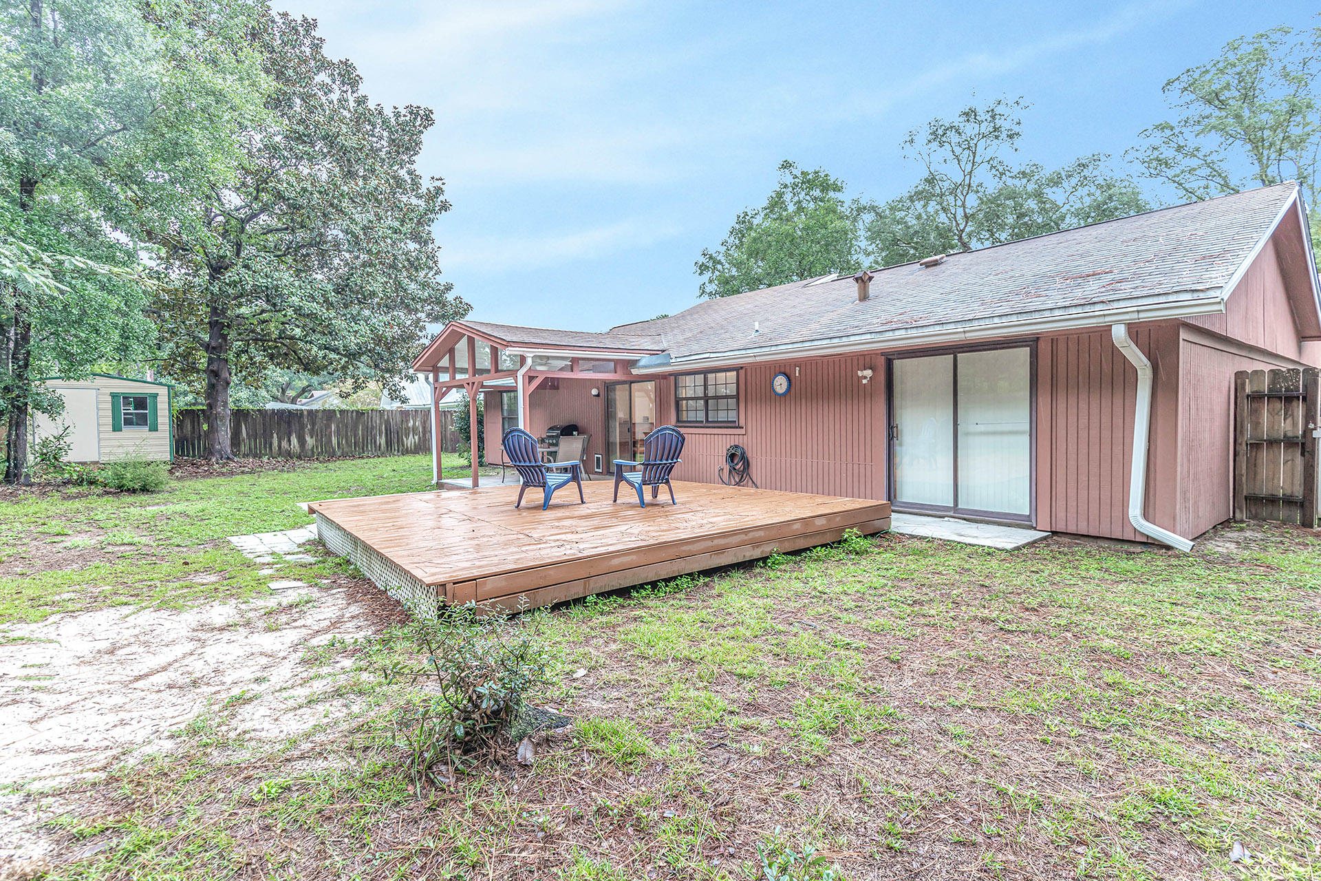 PINEWOOD ESTATES - Residential