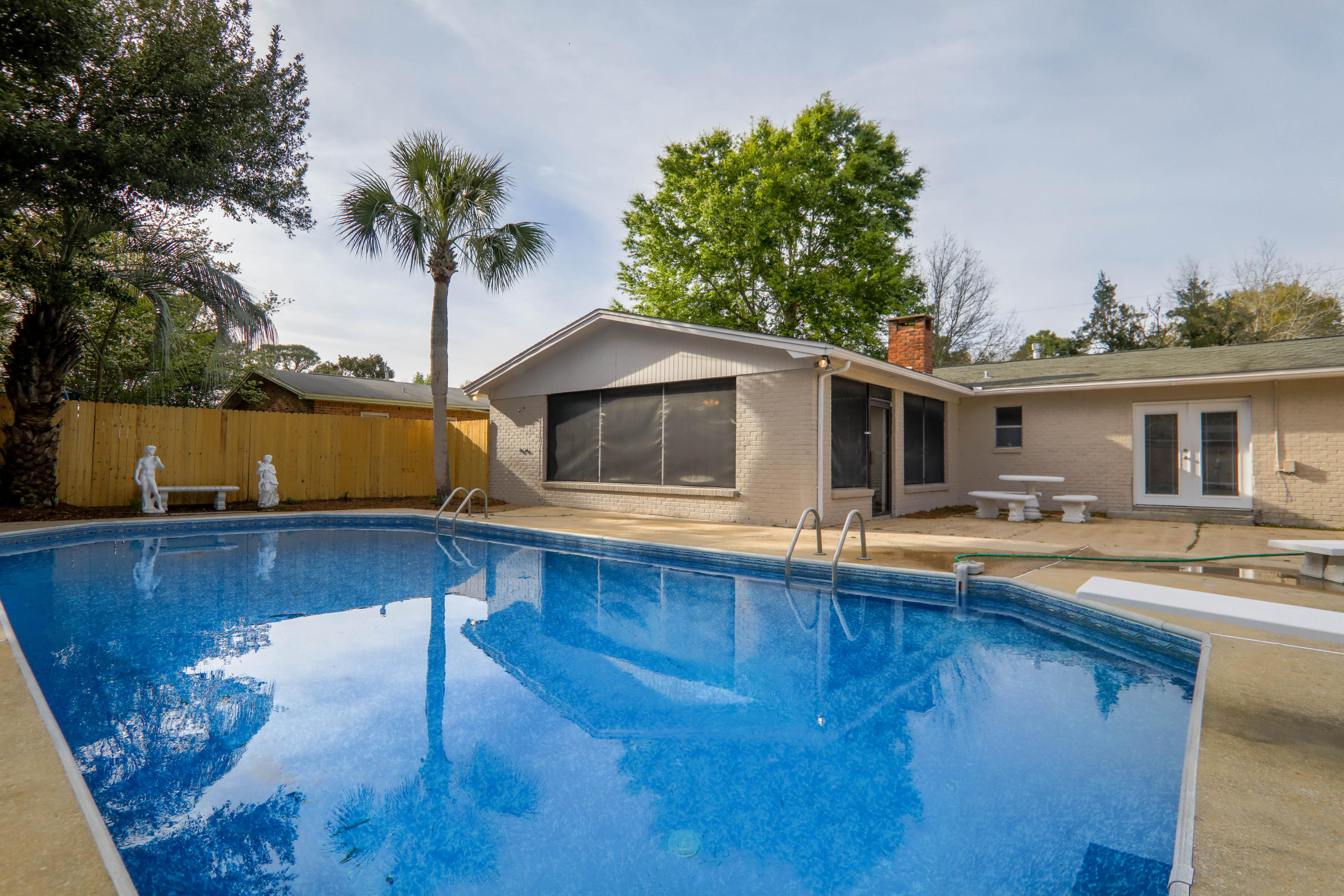 MID PINES - Residential