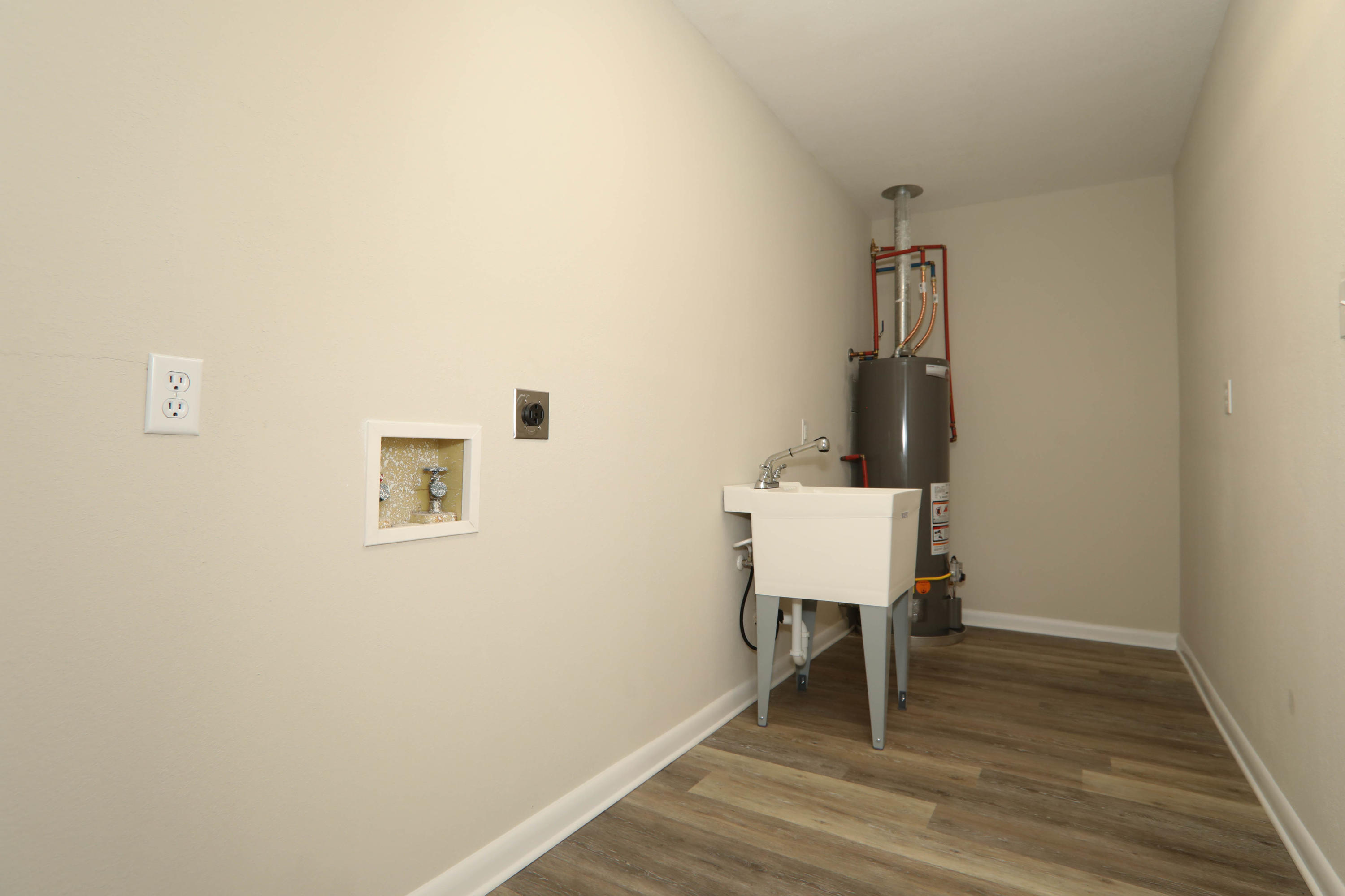 MID PINES - Residential