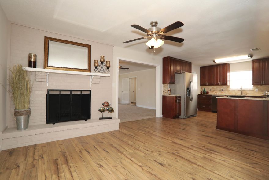 Remodeled pool home under 270k! New CHA, kitchen, bathrooms, granite, stainless steel appliances and more. There is a park that is located within walking distance of the home, which includes a playground, picnic area, and walking trail. Wright Elementary School is also within walking distance as well! Home is conveniently located between Eglin AFB and Hurlburt Field... shopping is just a short drive away as well.