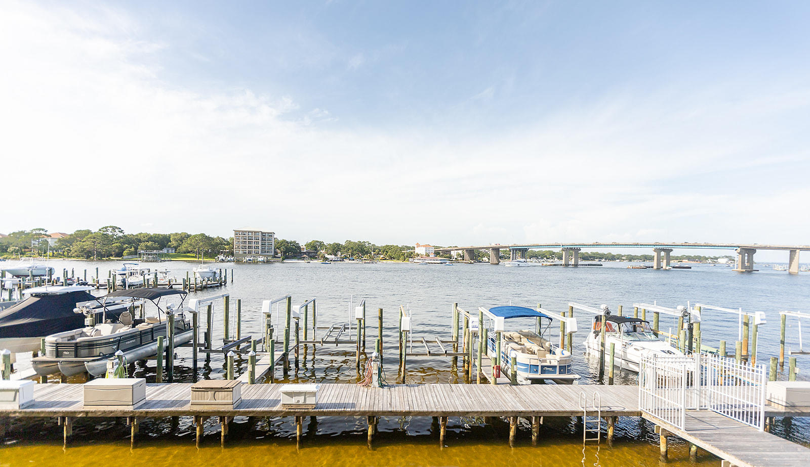 PALM COURT YACHT CLUB - Residential