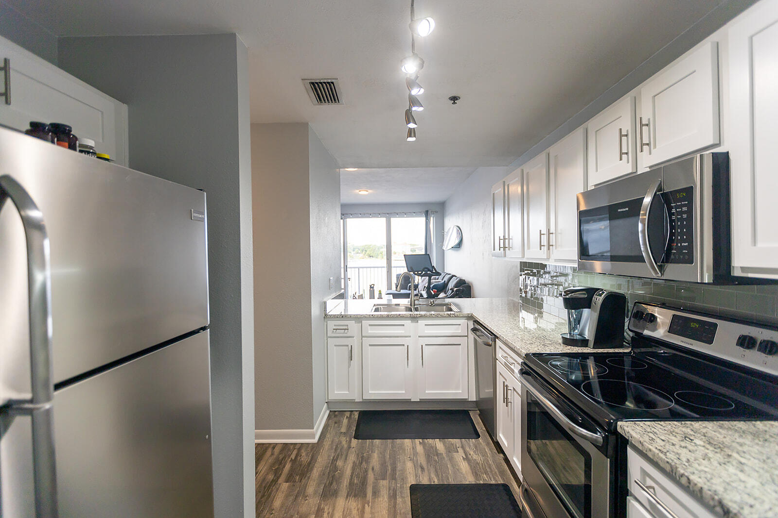 PALM COURT YACHT CLUB - Residential