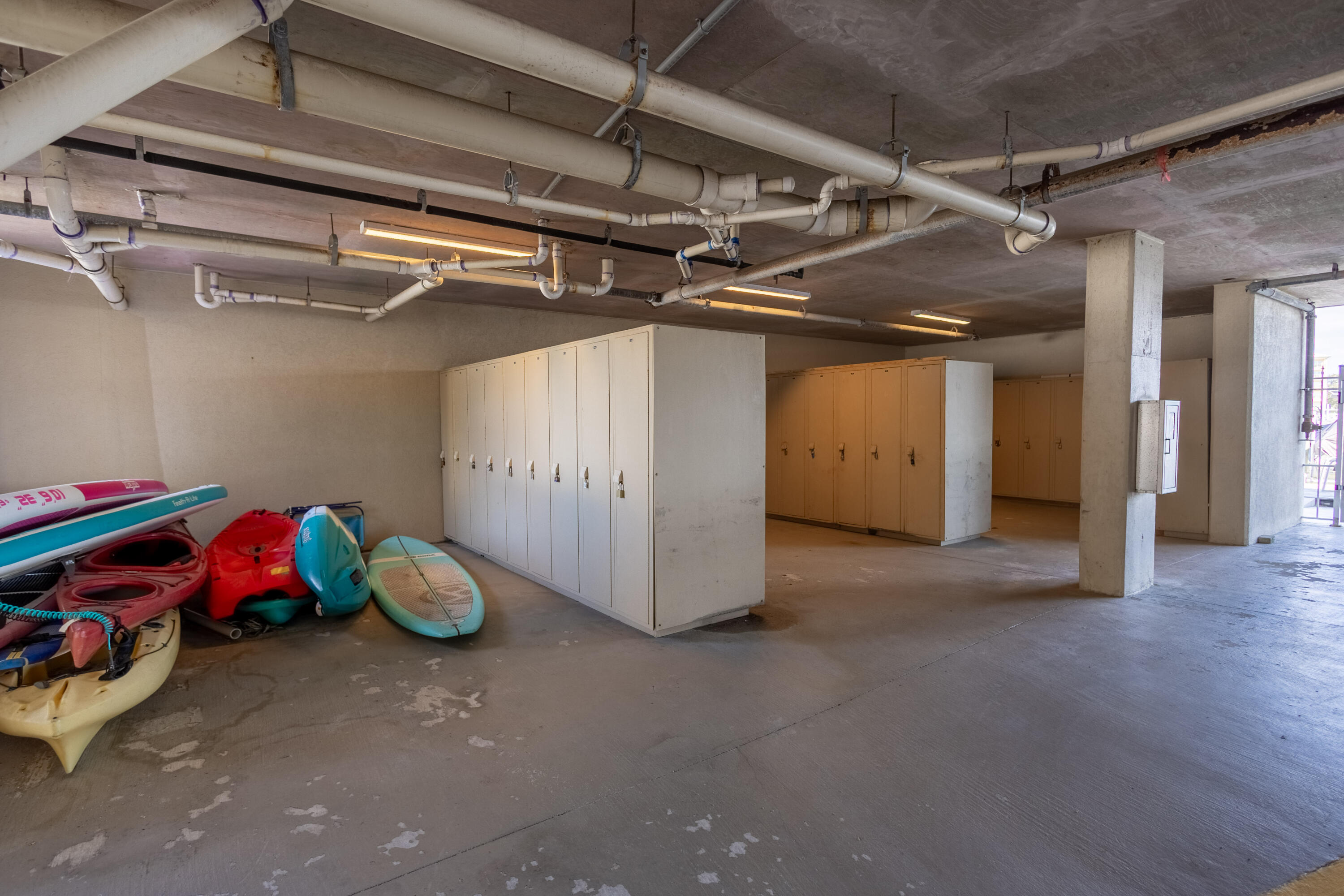 PALM COURT YACHT CLUB - Residential