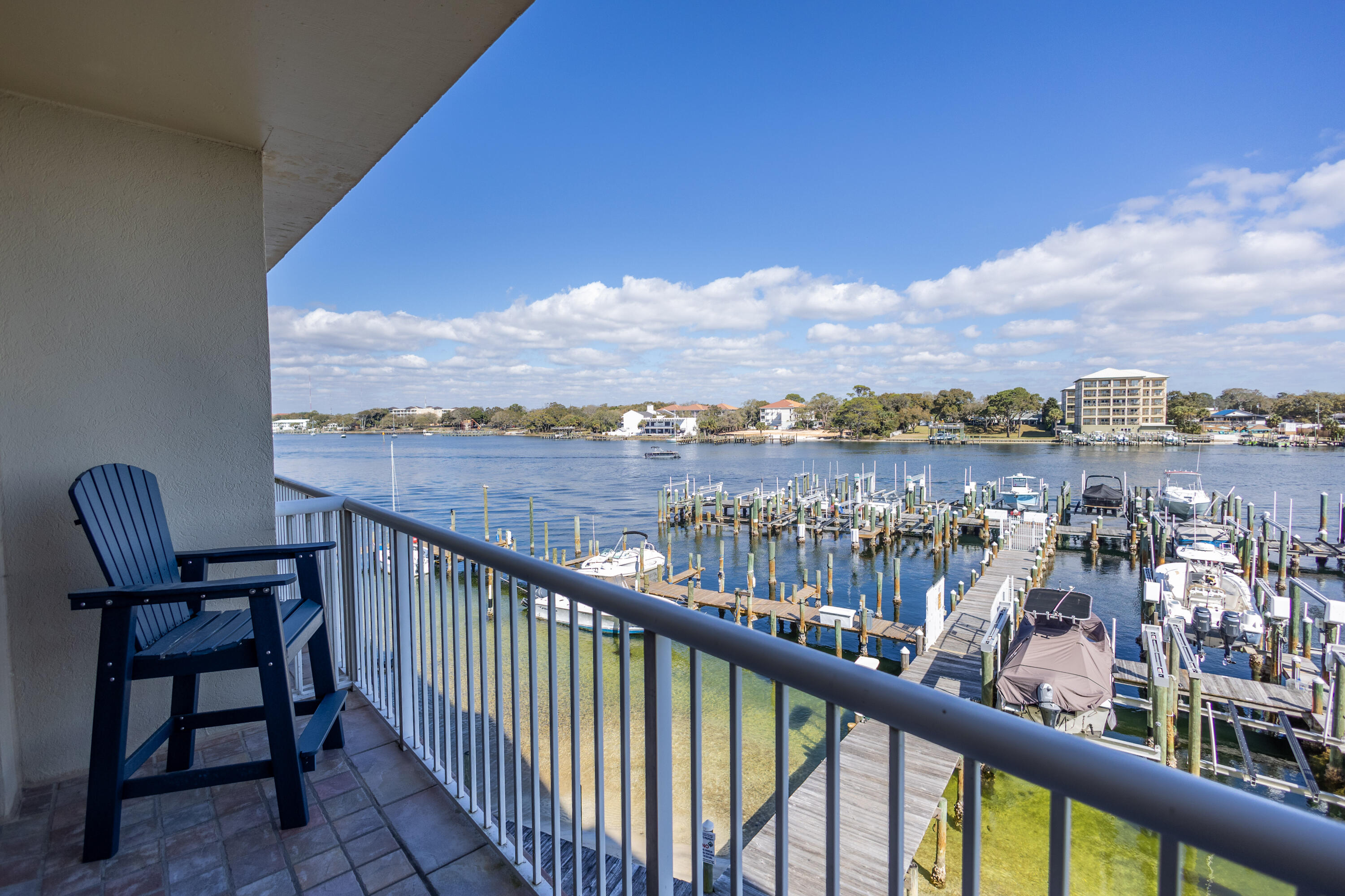 PALM COURT YACHT CLUB - Residential
