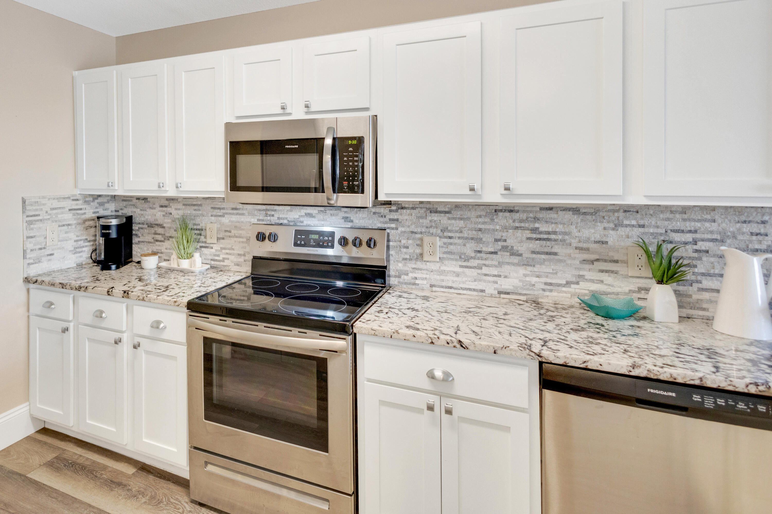 PALM COURT YACHT CLUB - Residential