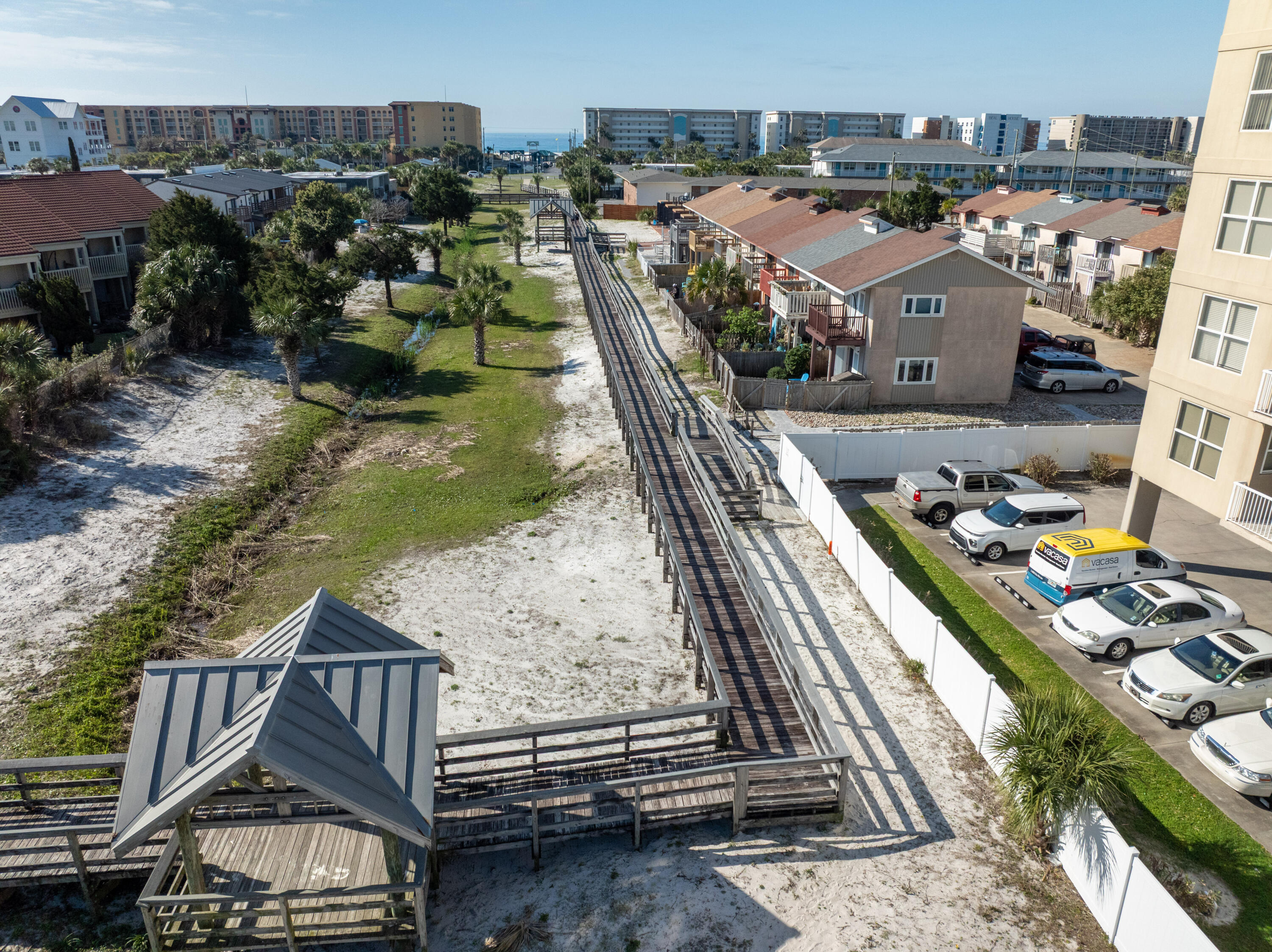 PALM COURT YACHT CLUB - Residential