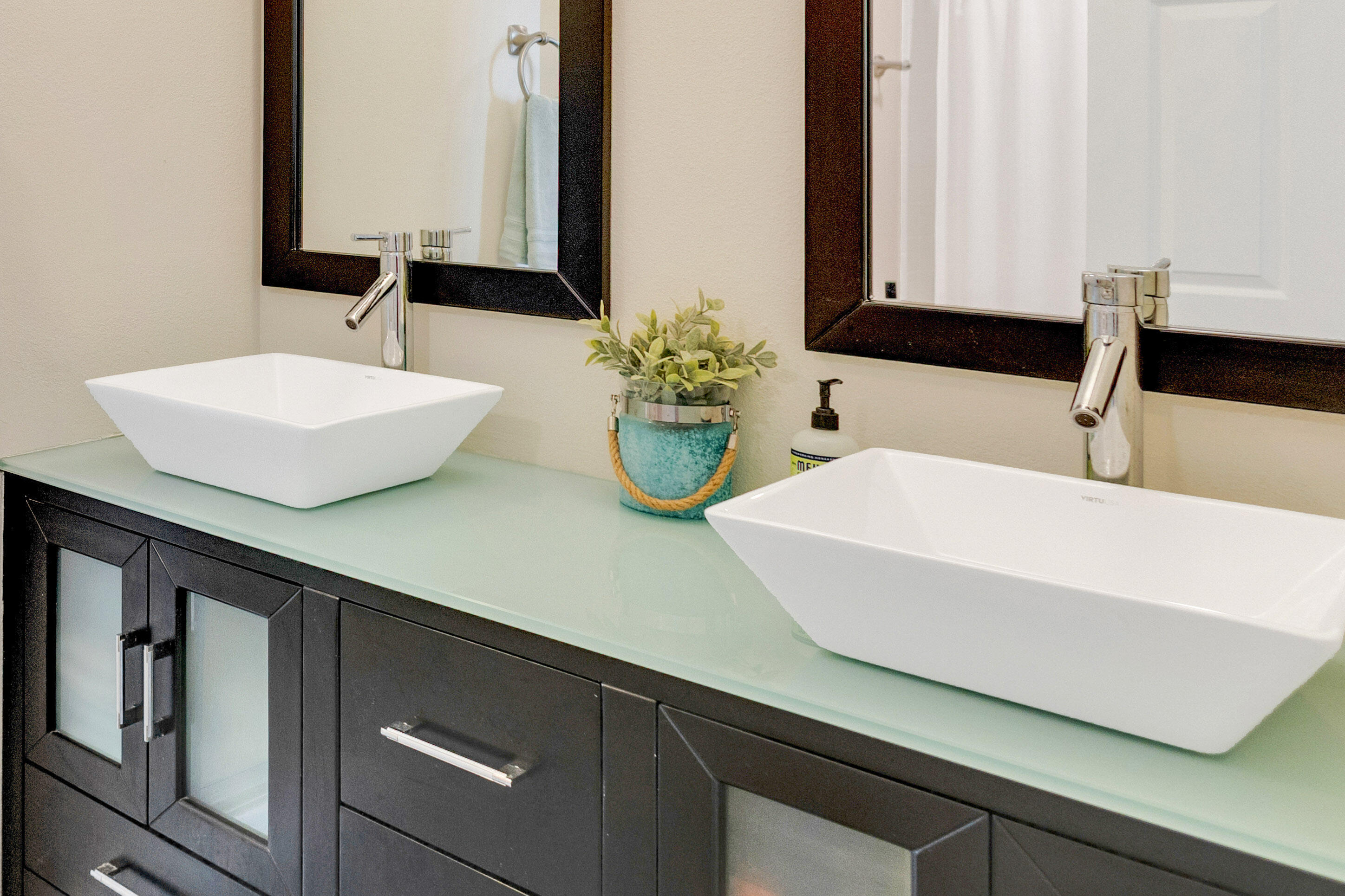 PALM COURT YACHT CLUB - Residential