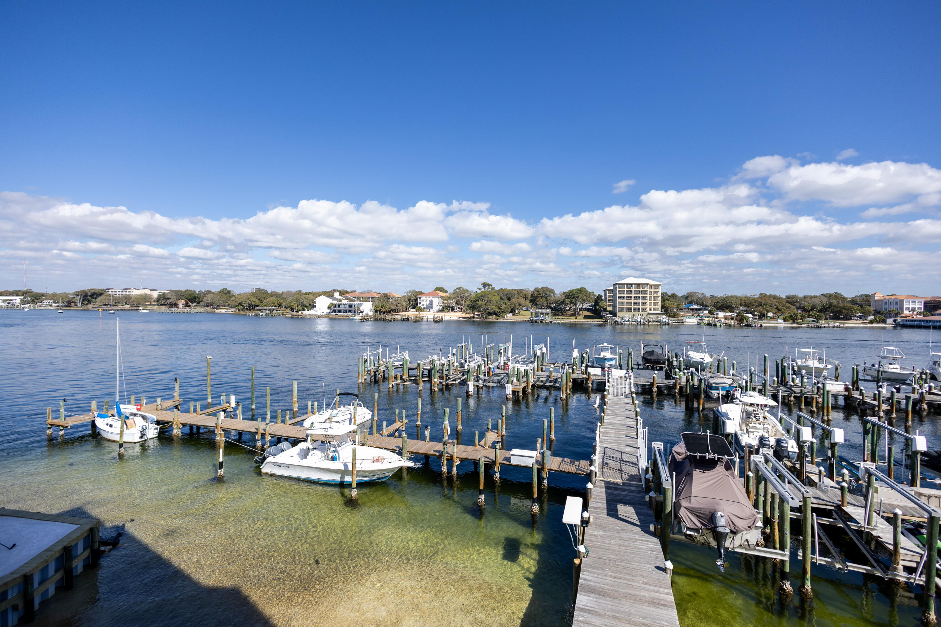 PALM COURT YACHT CLUB - Residential