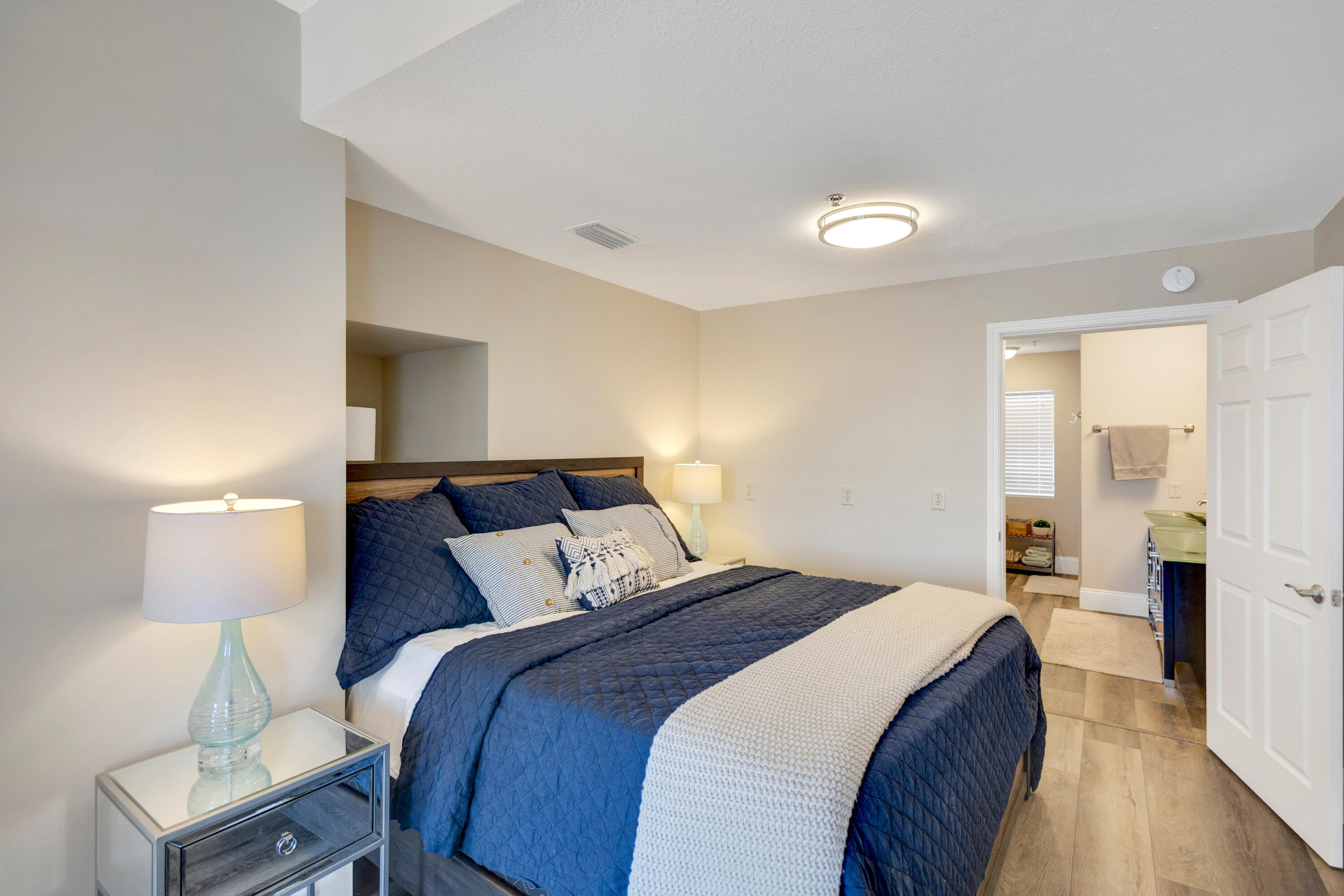 PALM COURT YACHT CLUB - Residential