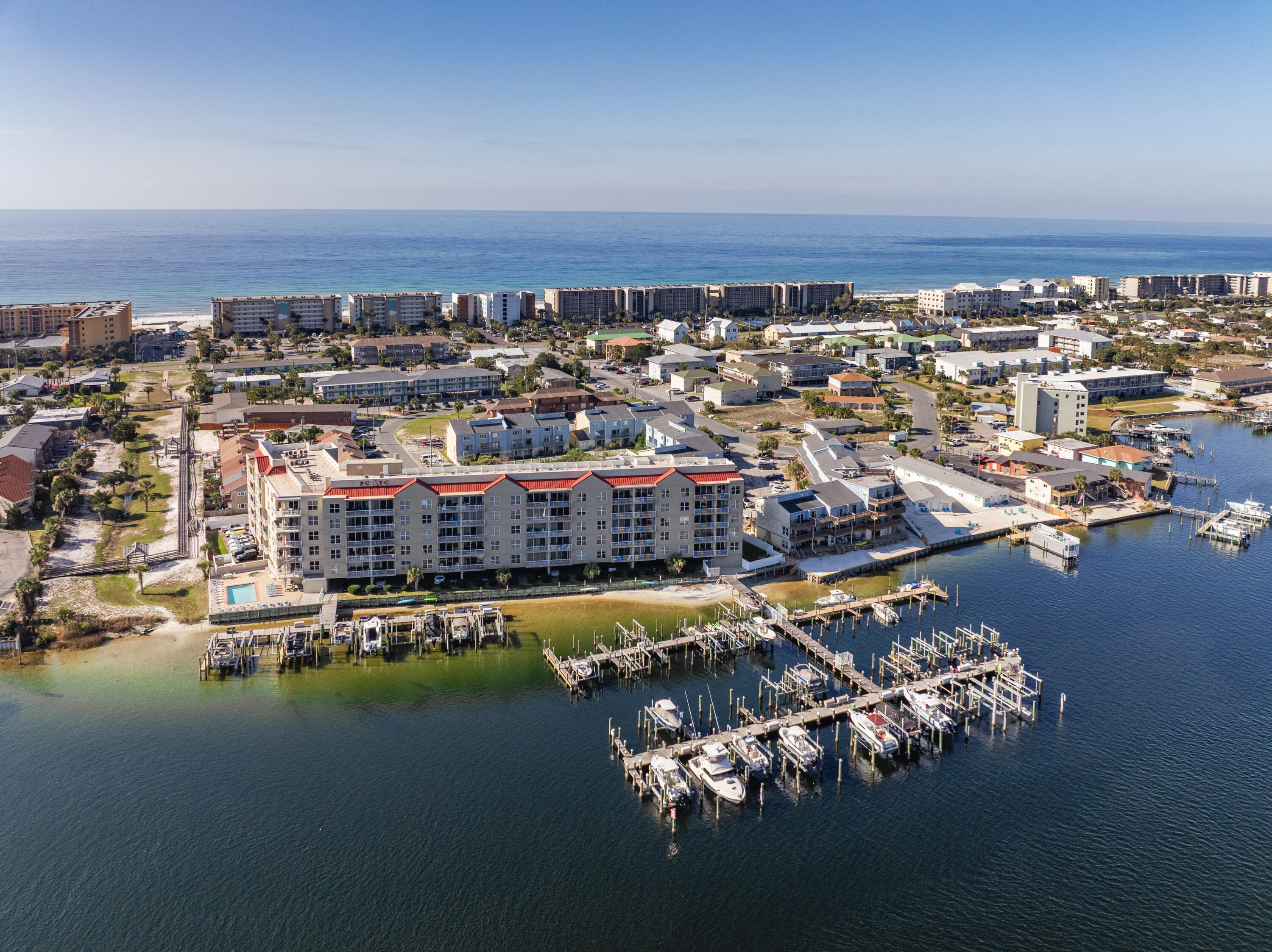 PALM COURT YACHT CLUB - Residential