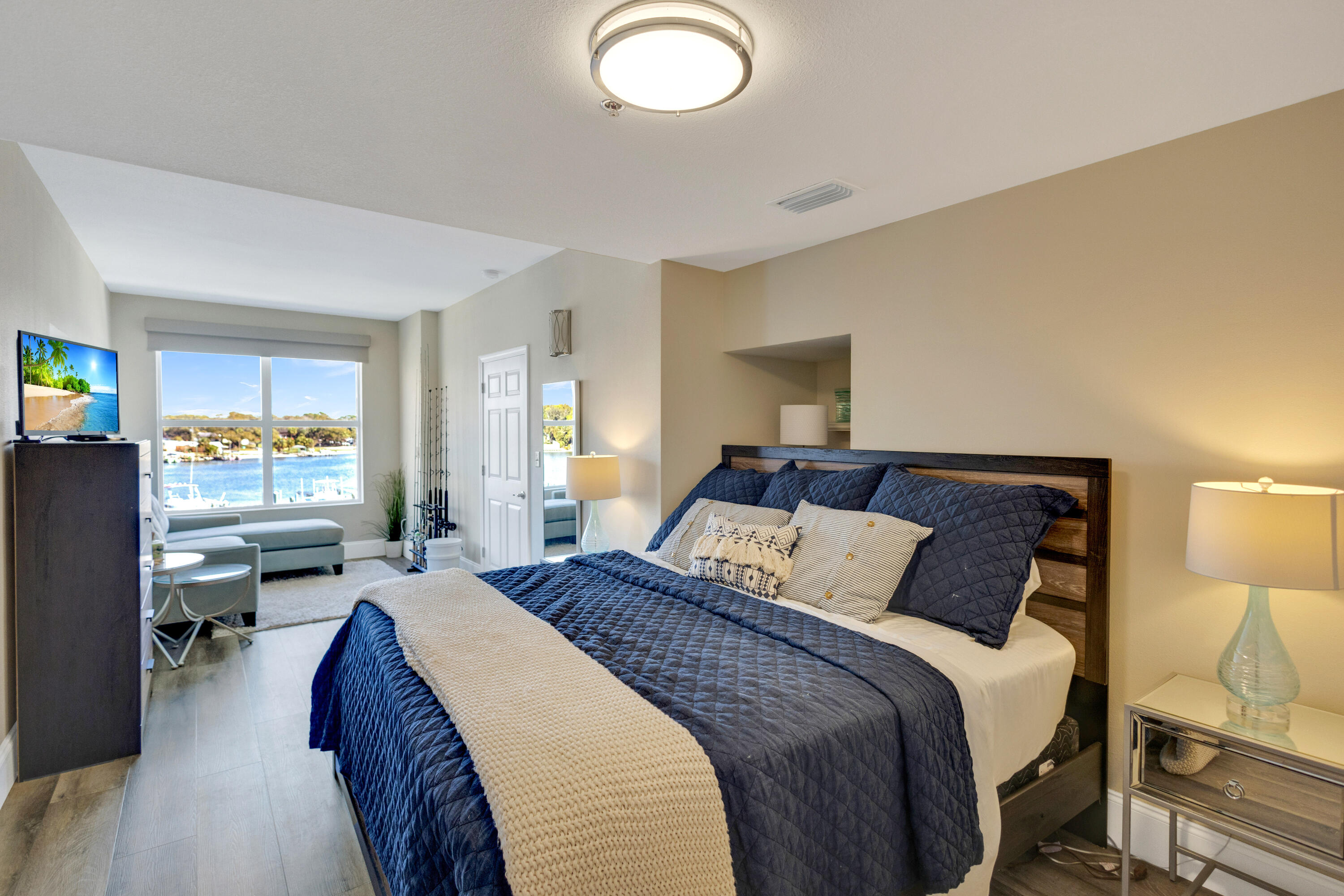 PALM COURT YACHT CLUB - Residential