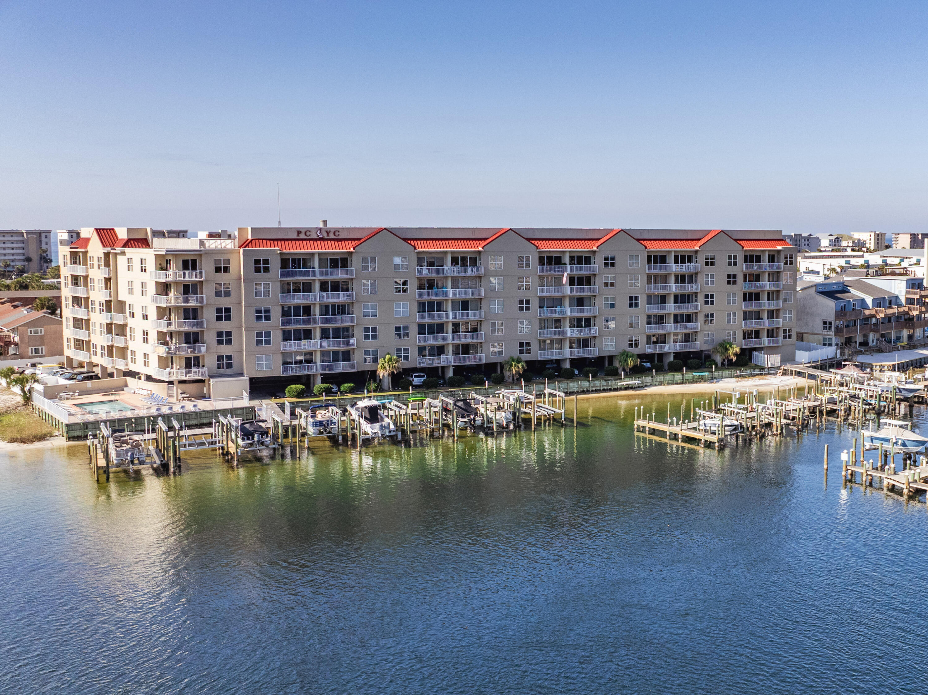 PALM COURT YACHT CLUB - Residential