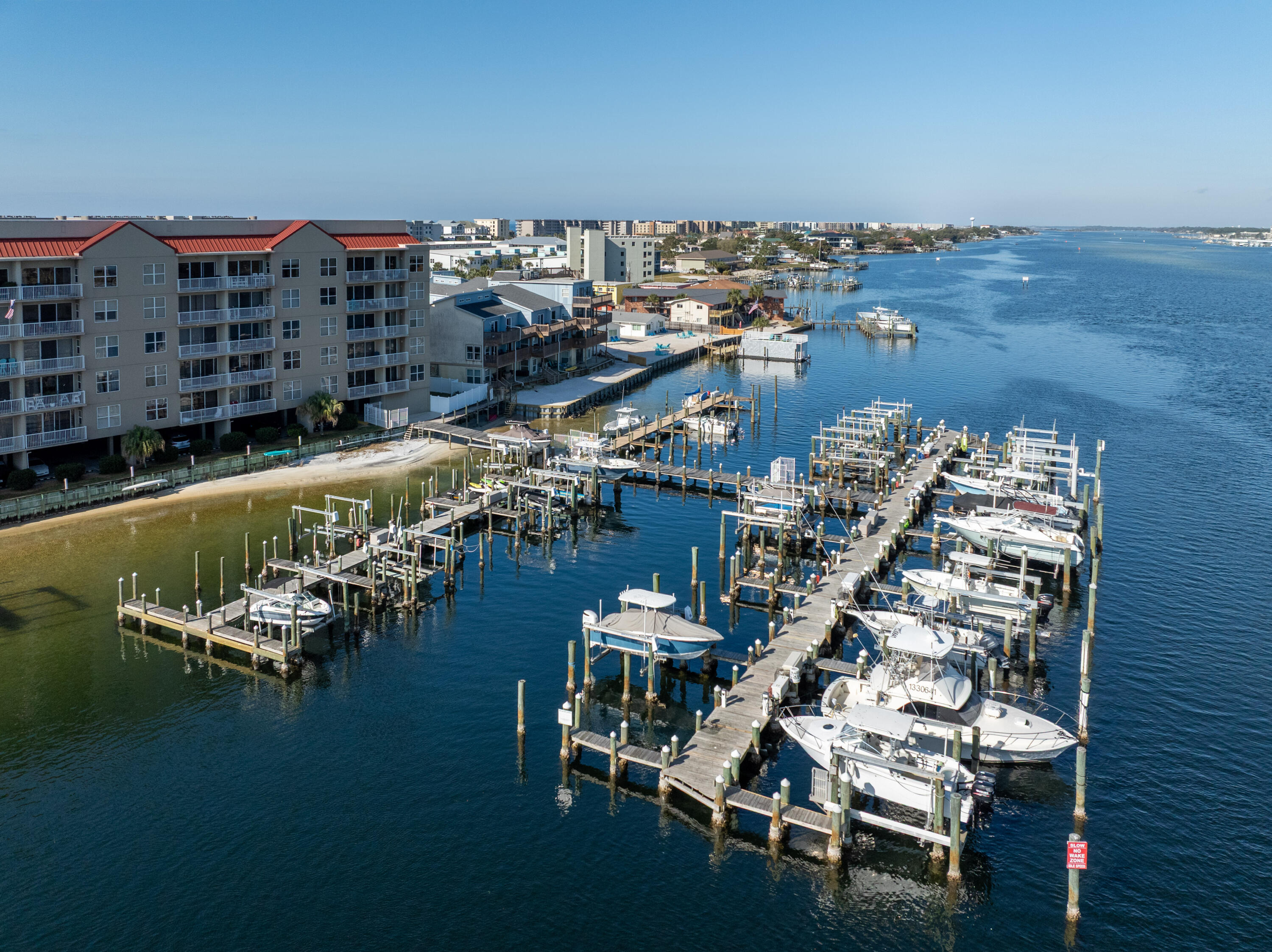 PALM COURT YACHT CLUB - Residential