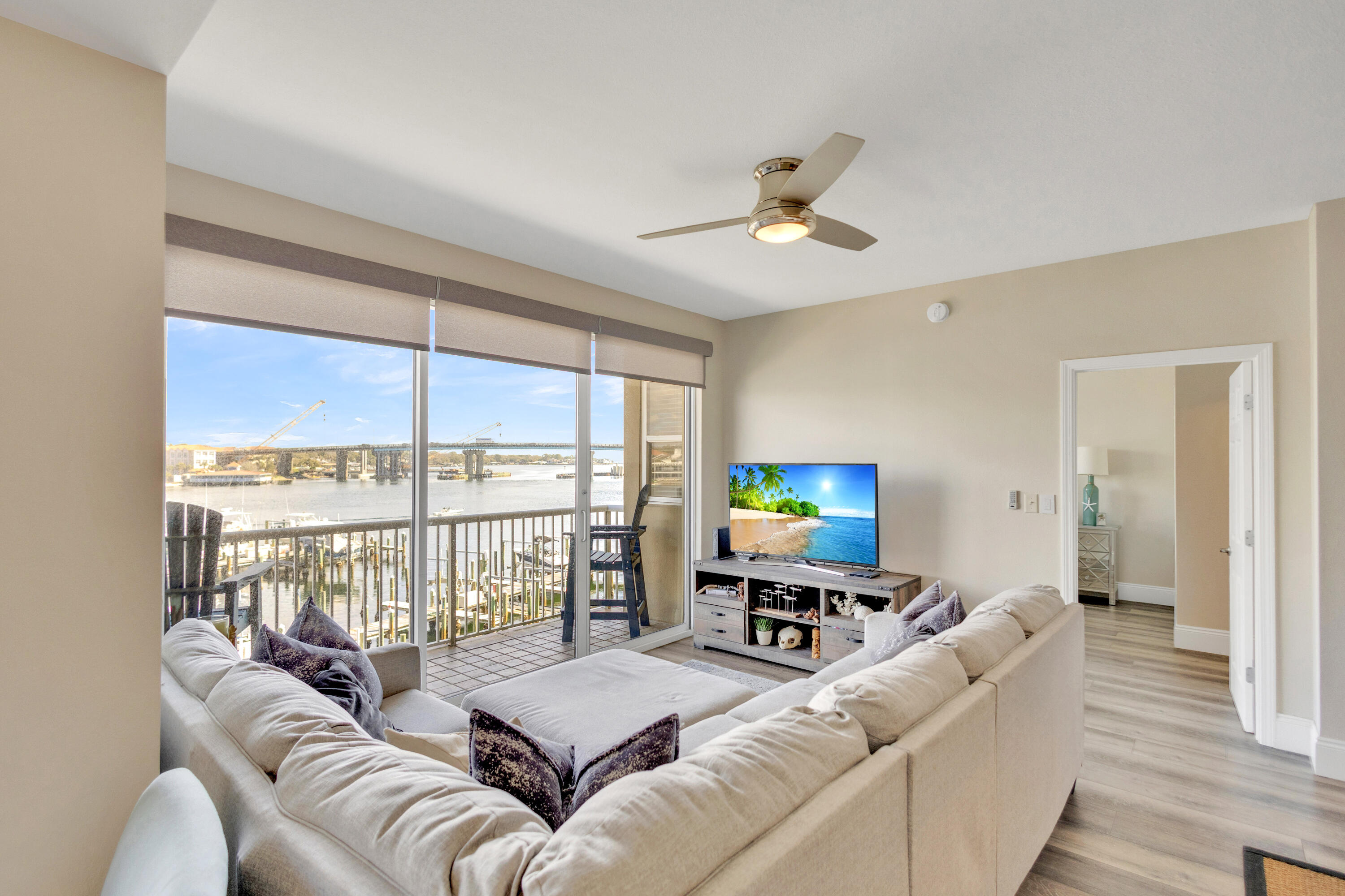 PALM COURT YACHT CLUB - Residential