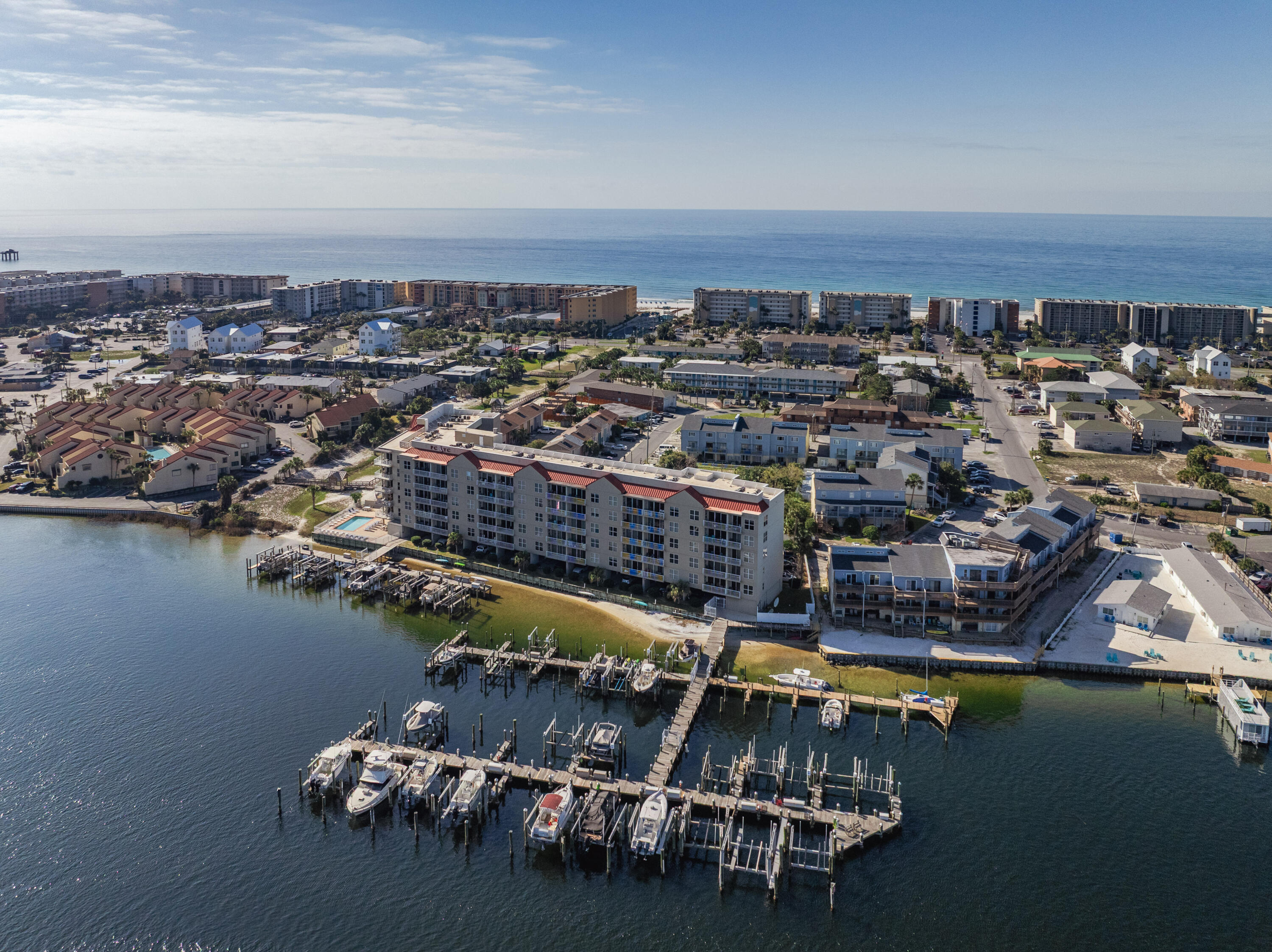 PALM COURT YACHT CLUB - Residential