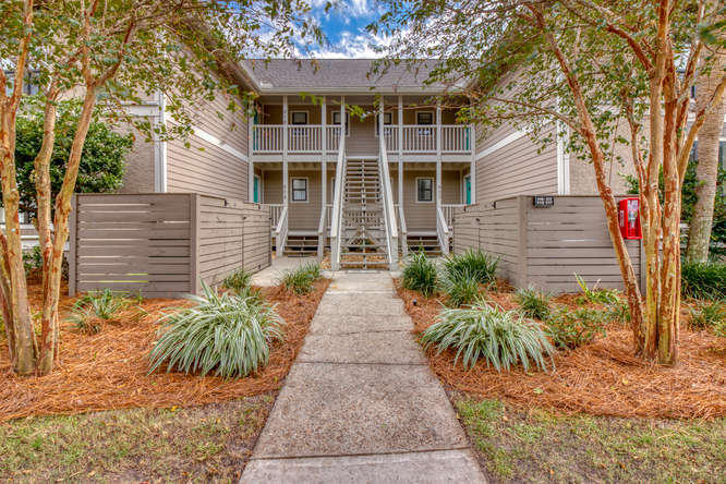 HARBOUR POINT CONDO - Residential