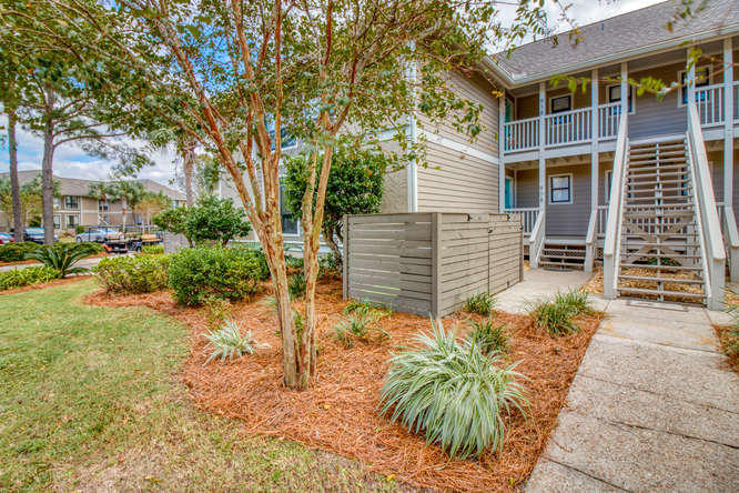 HARBOUR POINT CONDO - Residential