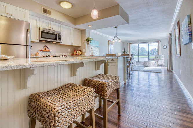 HARBOUR POINT CONDO - Residential