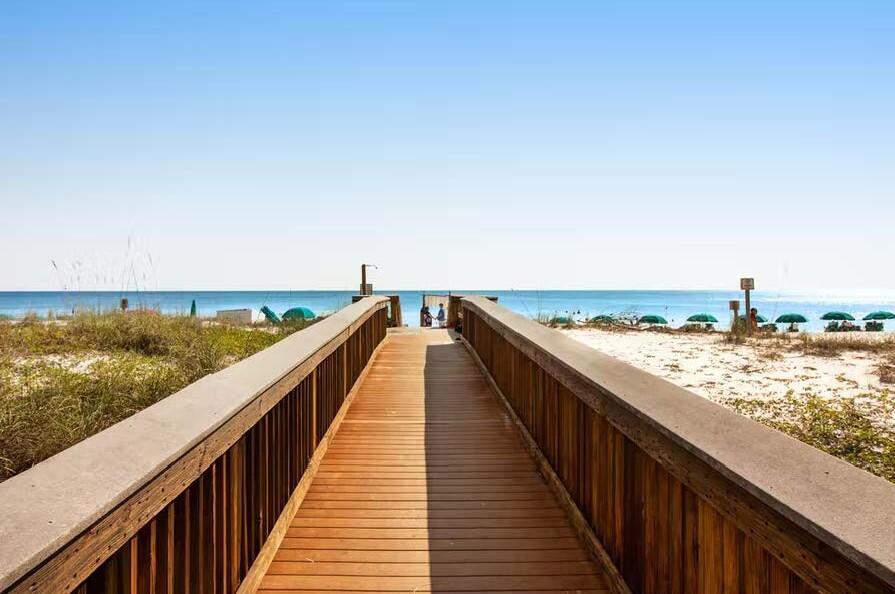 ISLAND ECHOS CONDOMINIUM - Residential