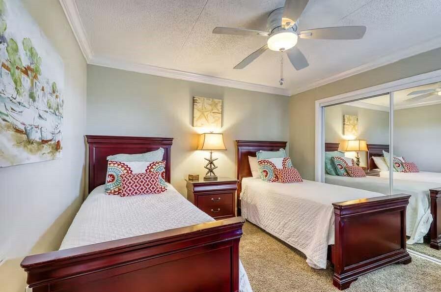 ISLAND ECHOS CONDOMINIUM - Residential