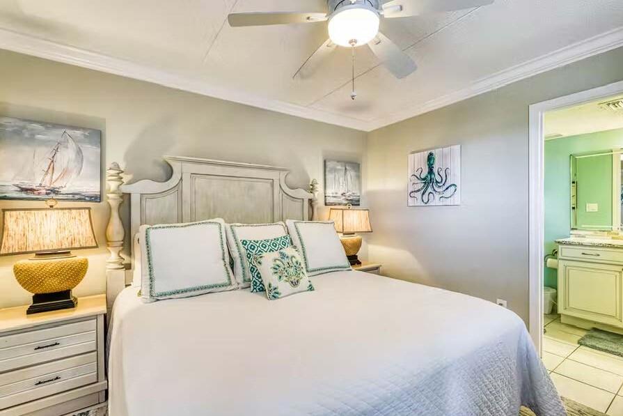 ISLAND ECHOS CONDOMINIUM - Residential