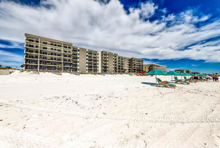 ISLAND ECHOS CONDOMINIUM - Residential