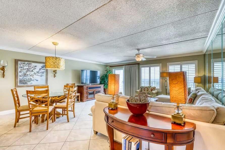 ISLAND ECHOS CONDOMINIUM - Residential