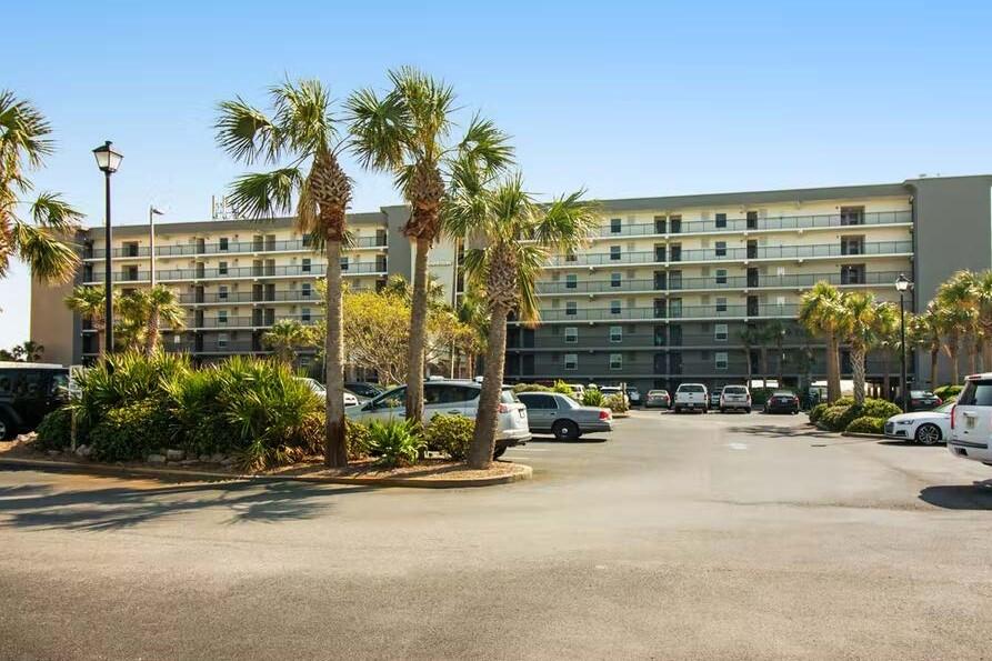 ISLAND ECHOS CONDOMINIUM - Residential