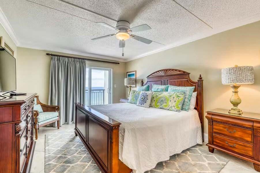 ISLAND ECHOS CONDOMINIUM - Residential