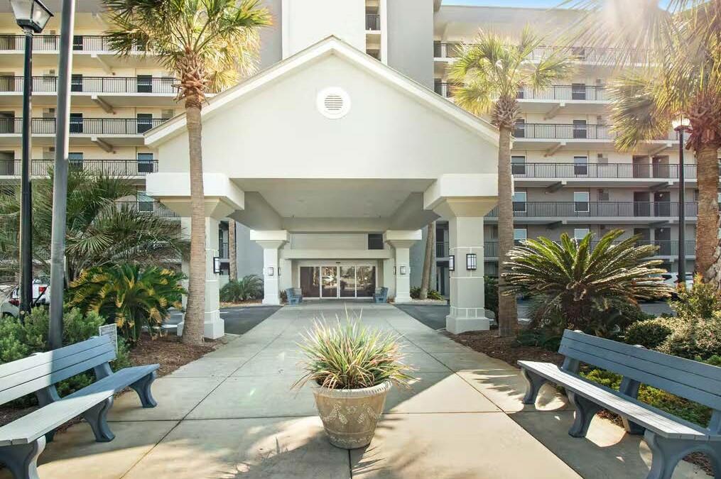 ISLAND ECHOS CONDOMINIUM - Residential