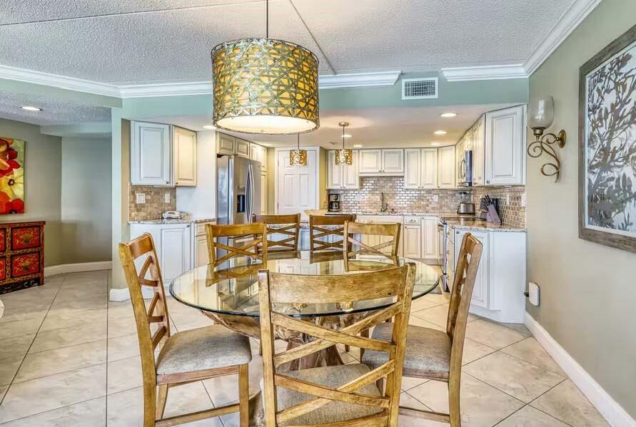 ISLAND ECHOS CONDOMINIUM - Residential