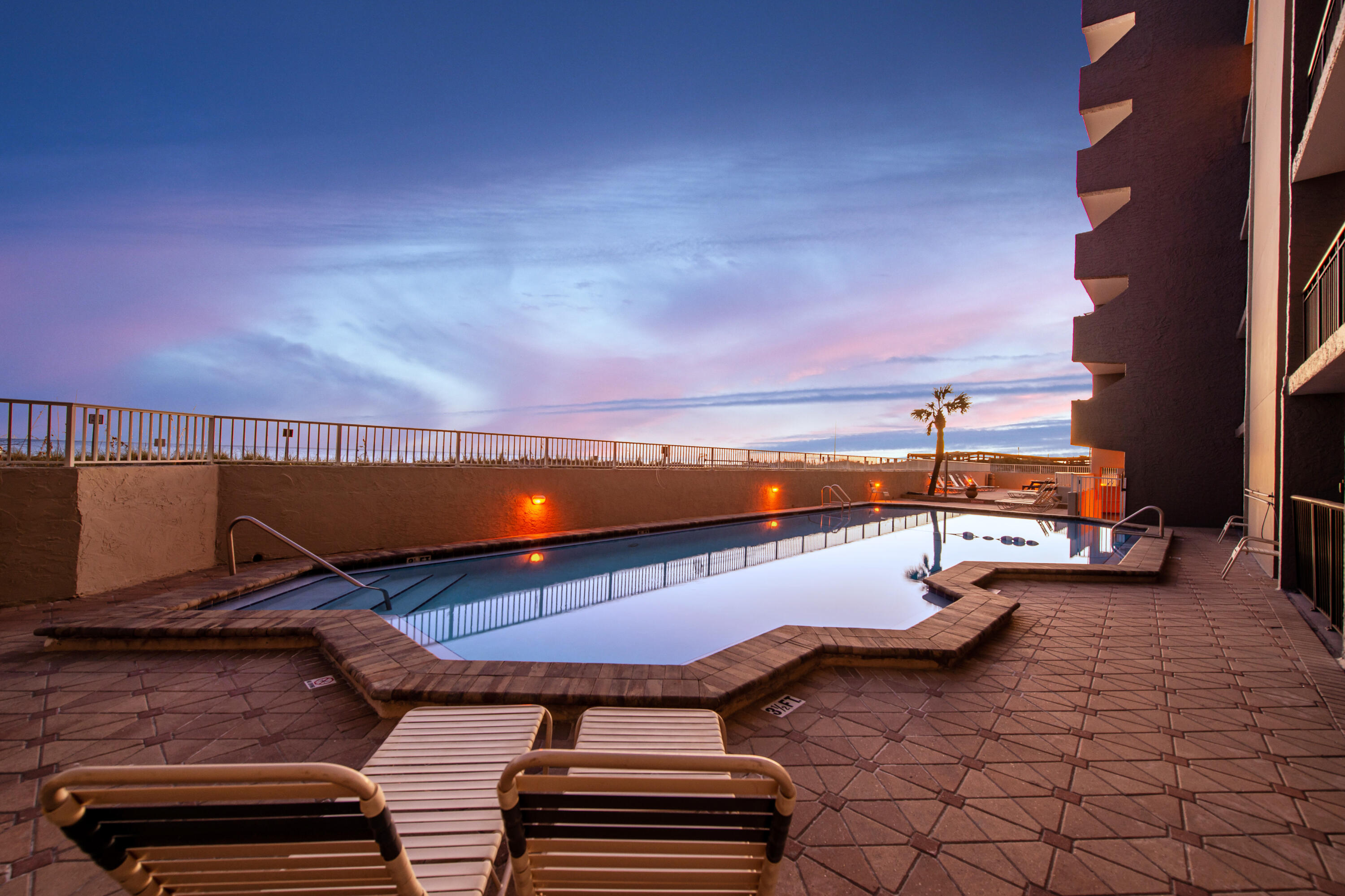 ISLAND ECHOS CONDOMINIUM - Residential