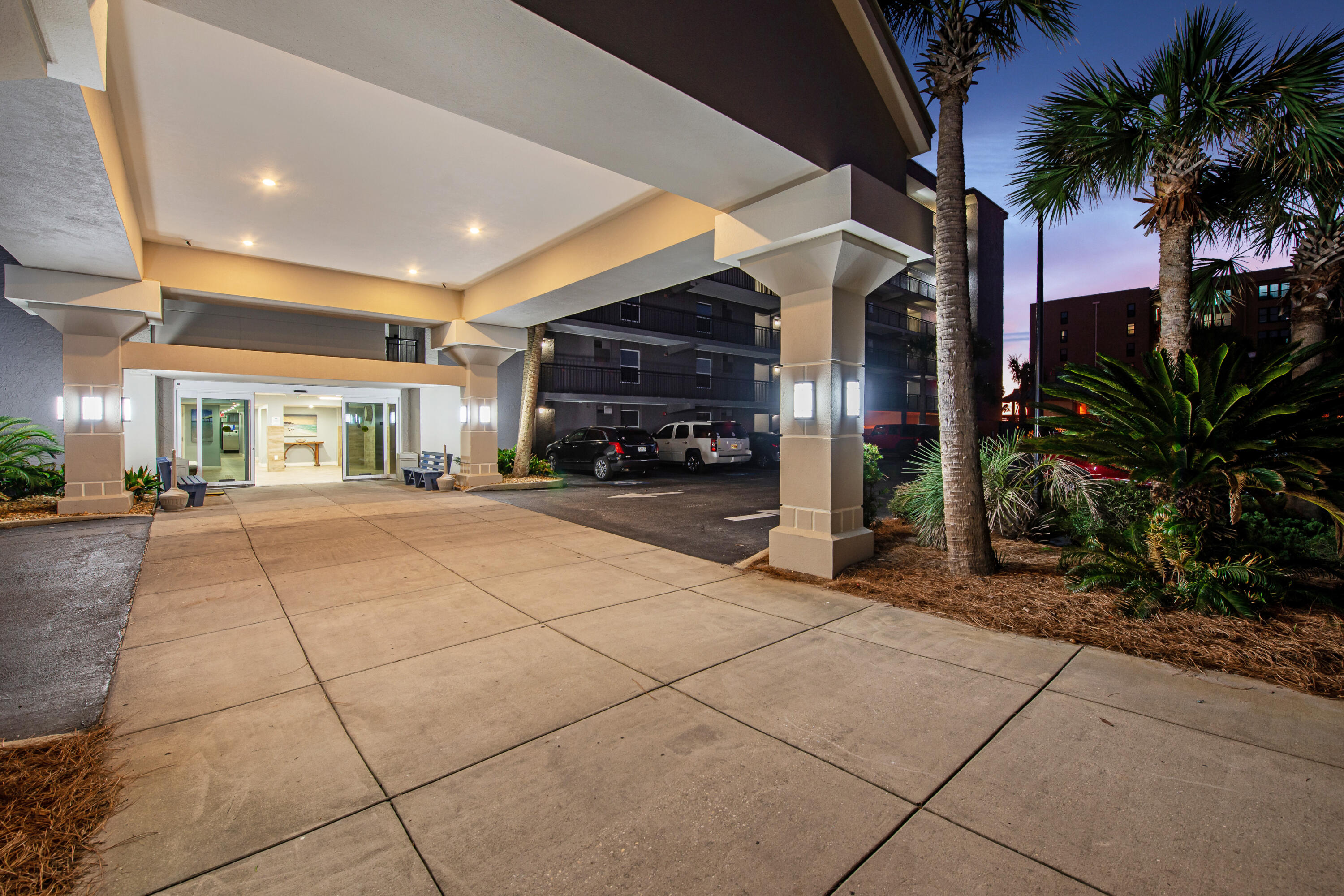 ISLAND ECHOS CONDOMINIUM - Residential
