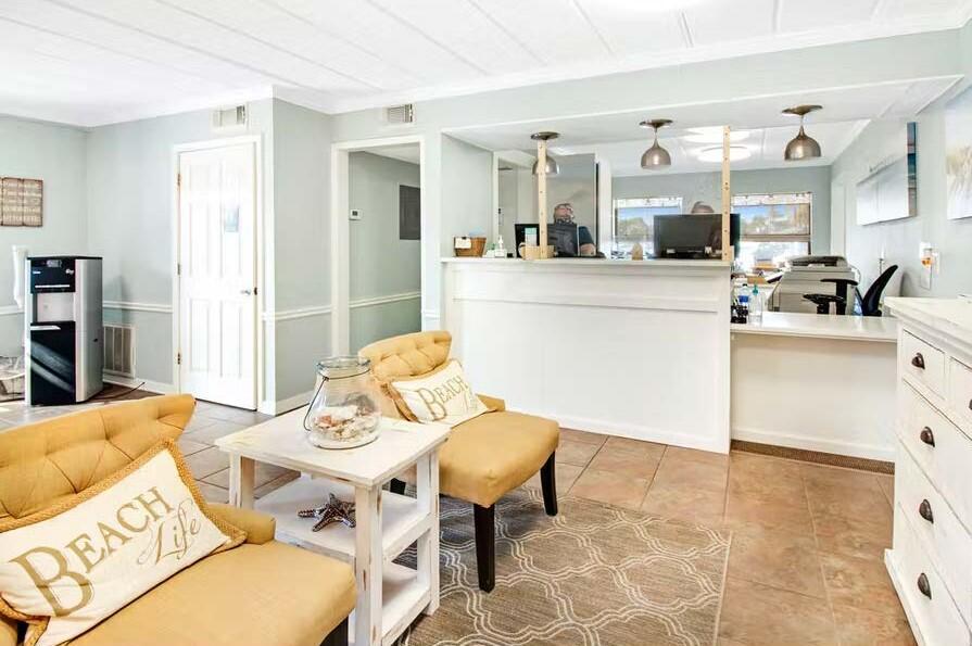 ISLAND ECHOS CONDOMINIUM - Residential