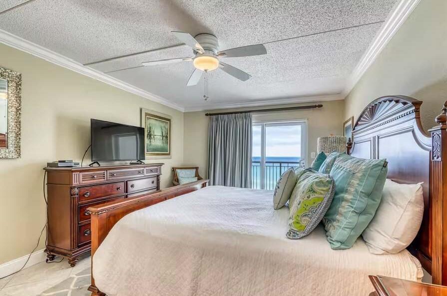 ISLAND ECHOS CONDOMINIUM - Residential