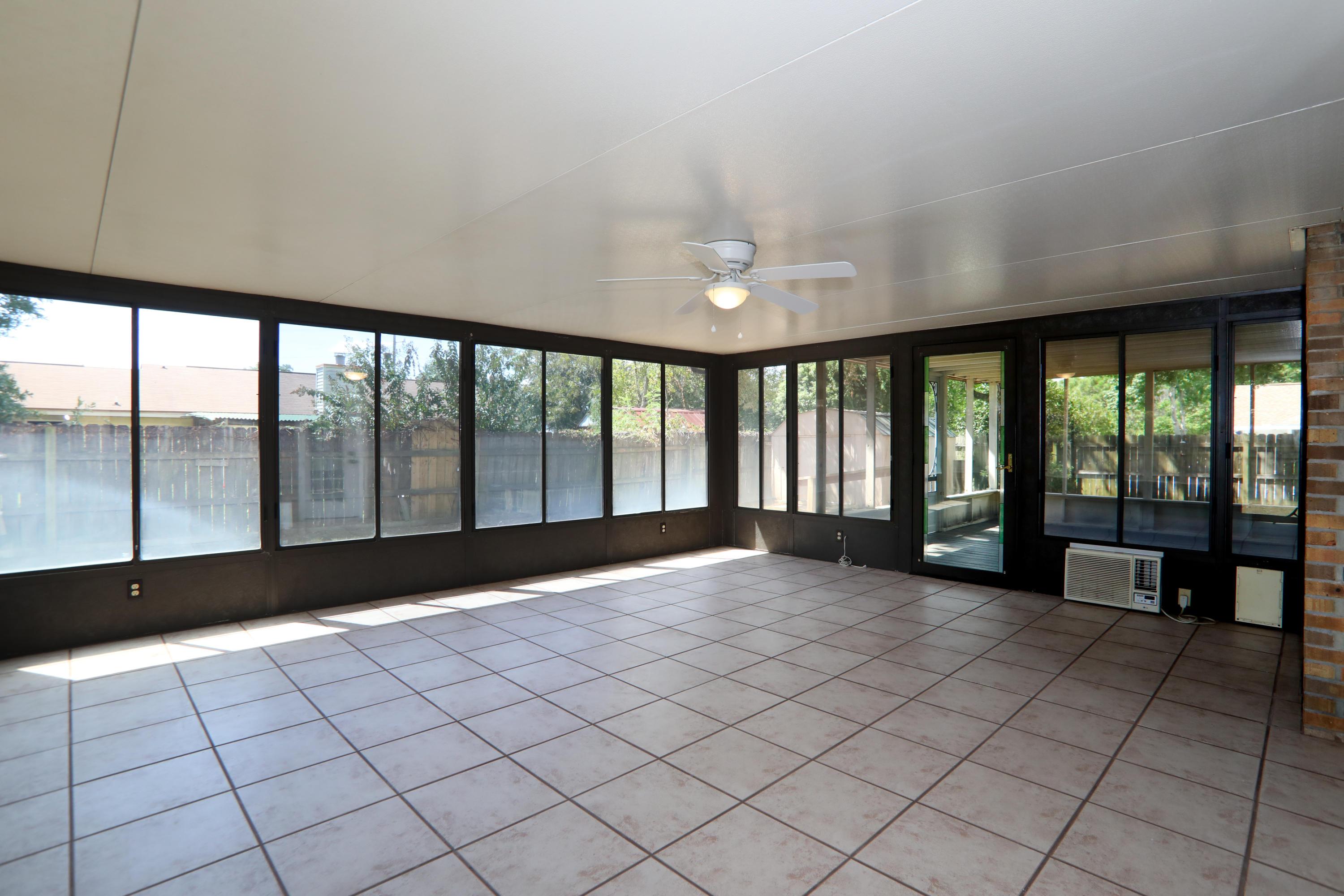 CHATEAU PRES DE LA MER - Residential