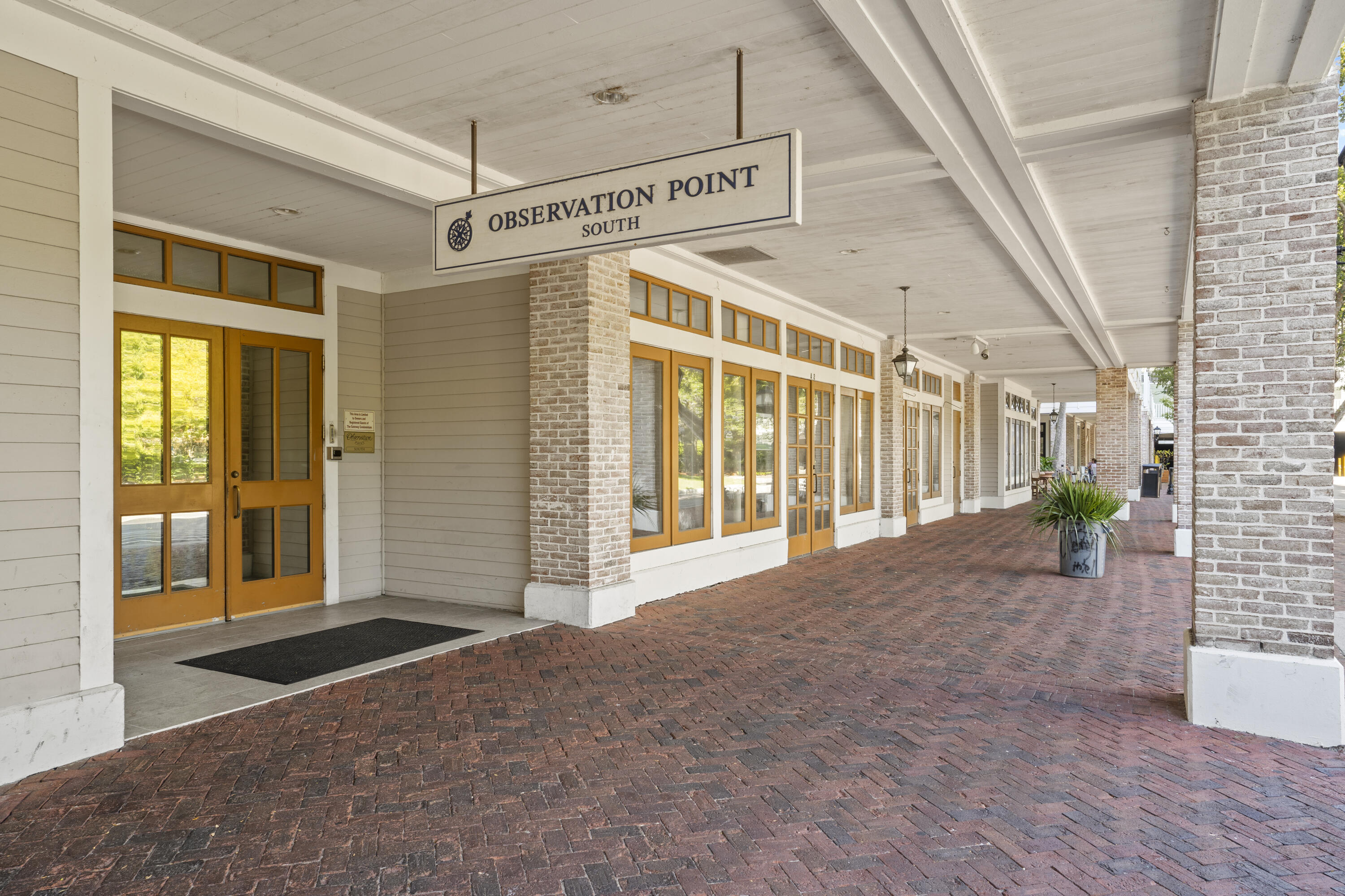 OBSERVATION POINT - Residential