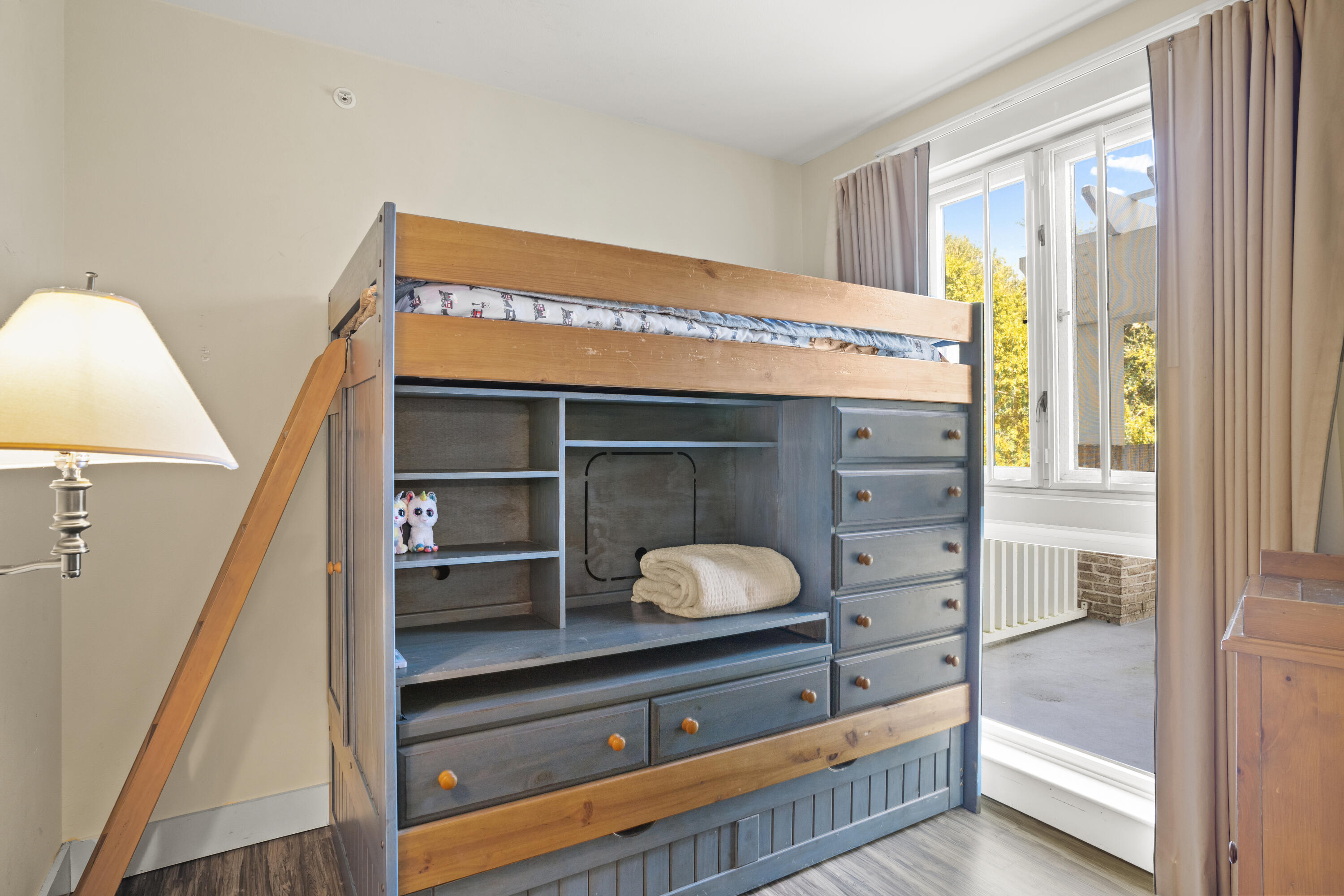 OBSERVATION POINT - Residential