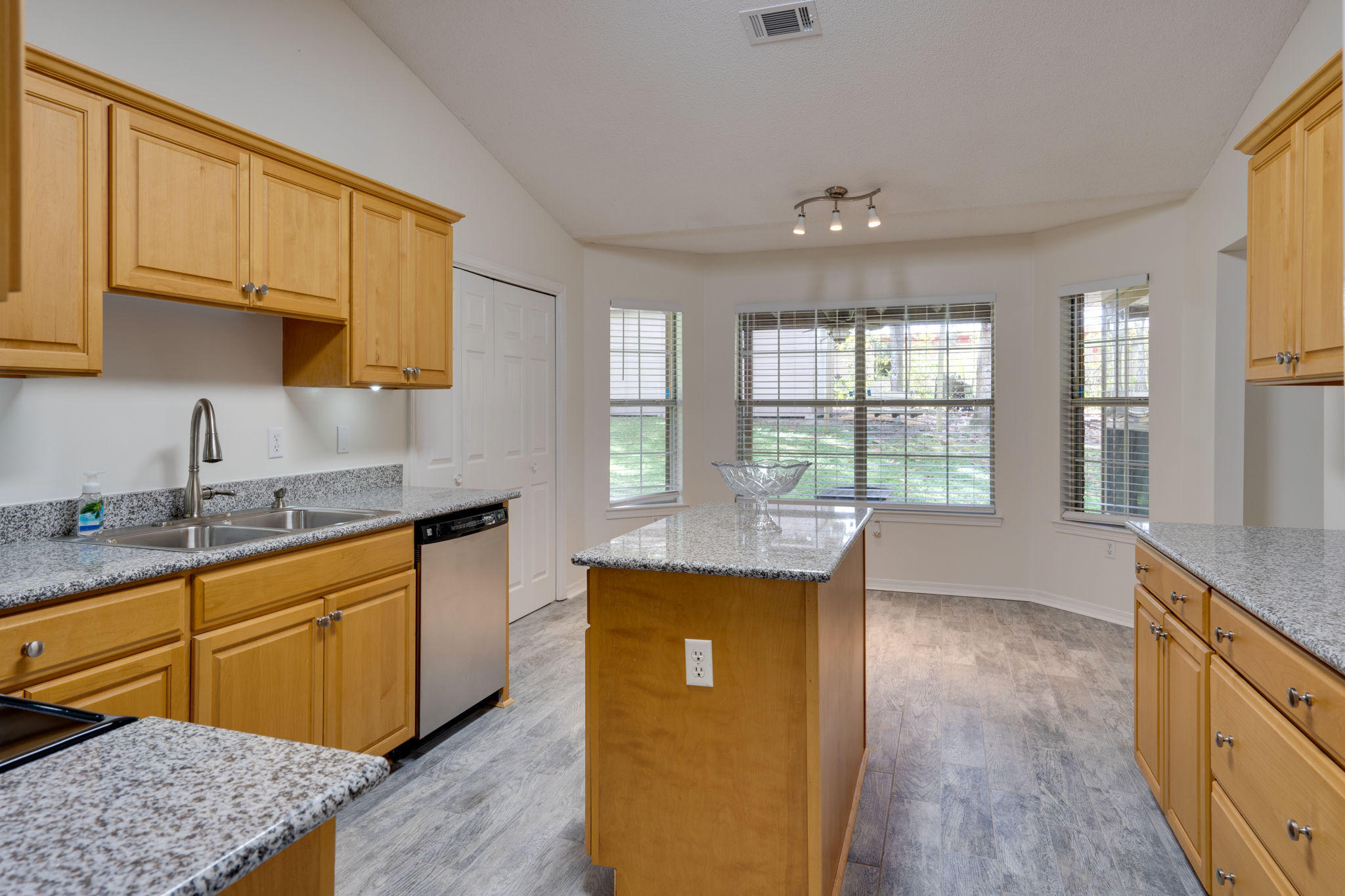 LAKE SHARON ESTATES - Residential