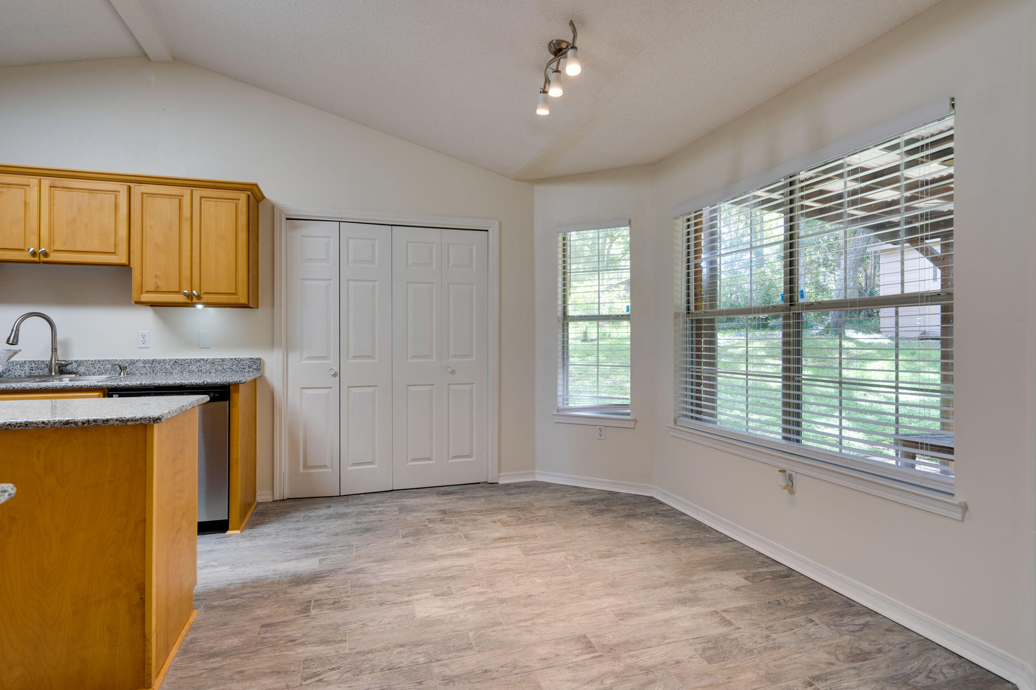 LAKE SHARON ESTATES - Residential