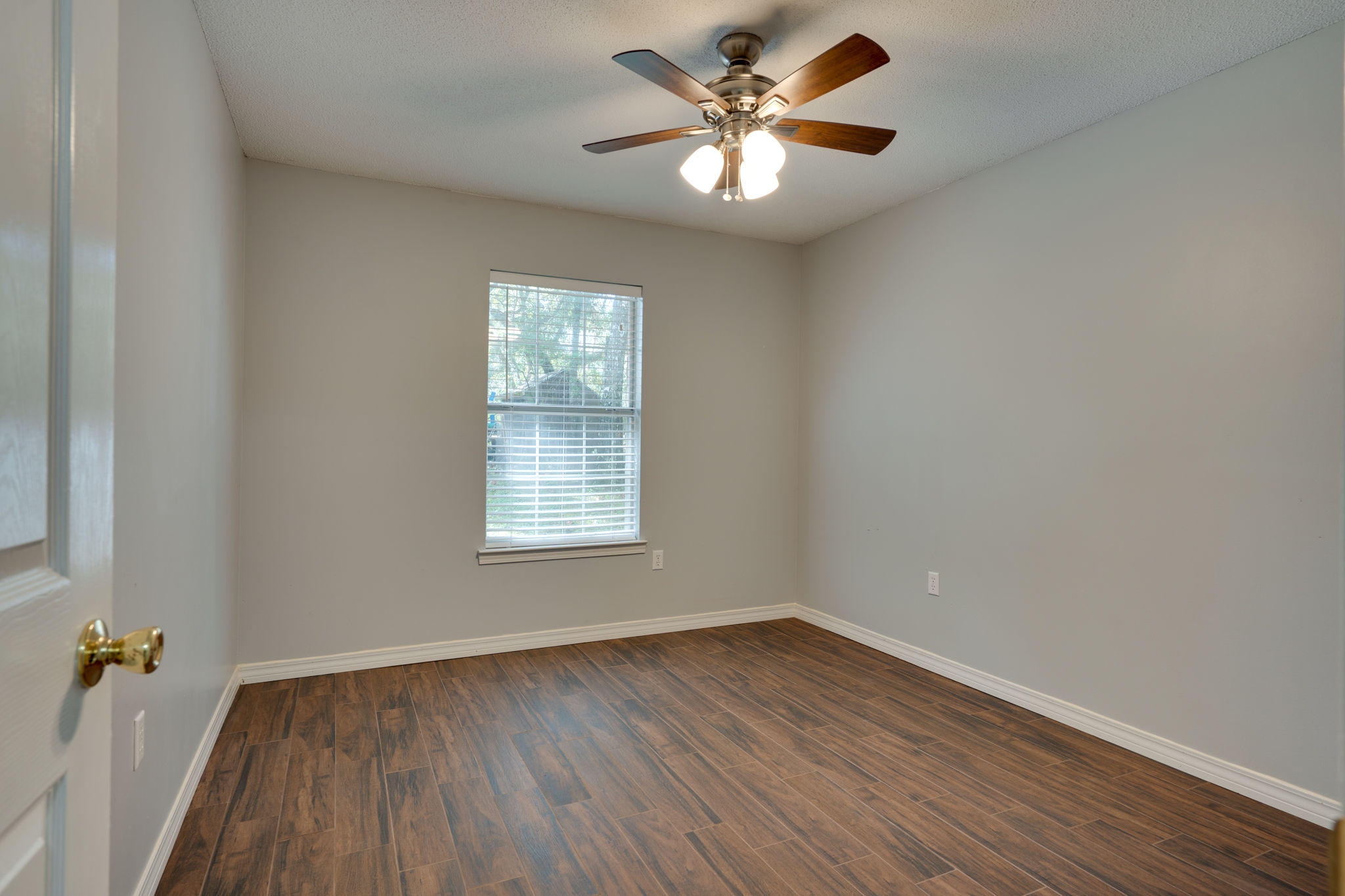 LAKE SHARON ESTATES - Residential