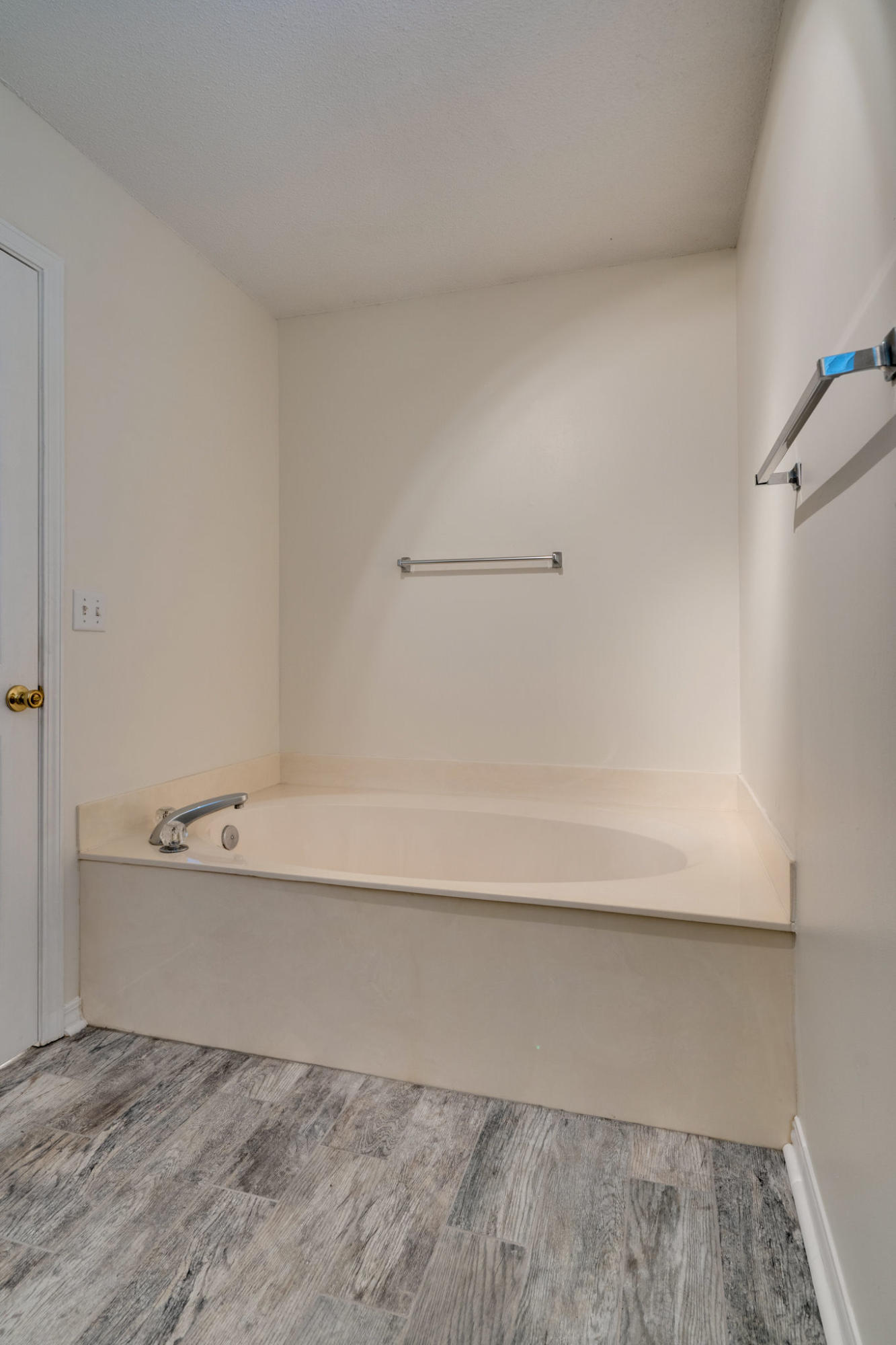 LAKE SHARON ESTATES - Residential