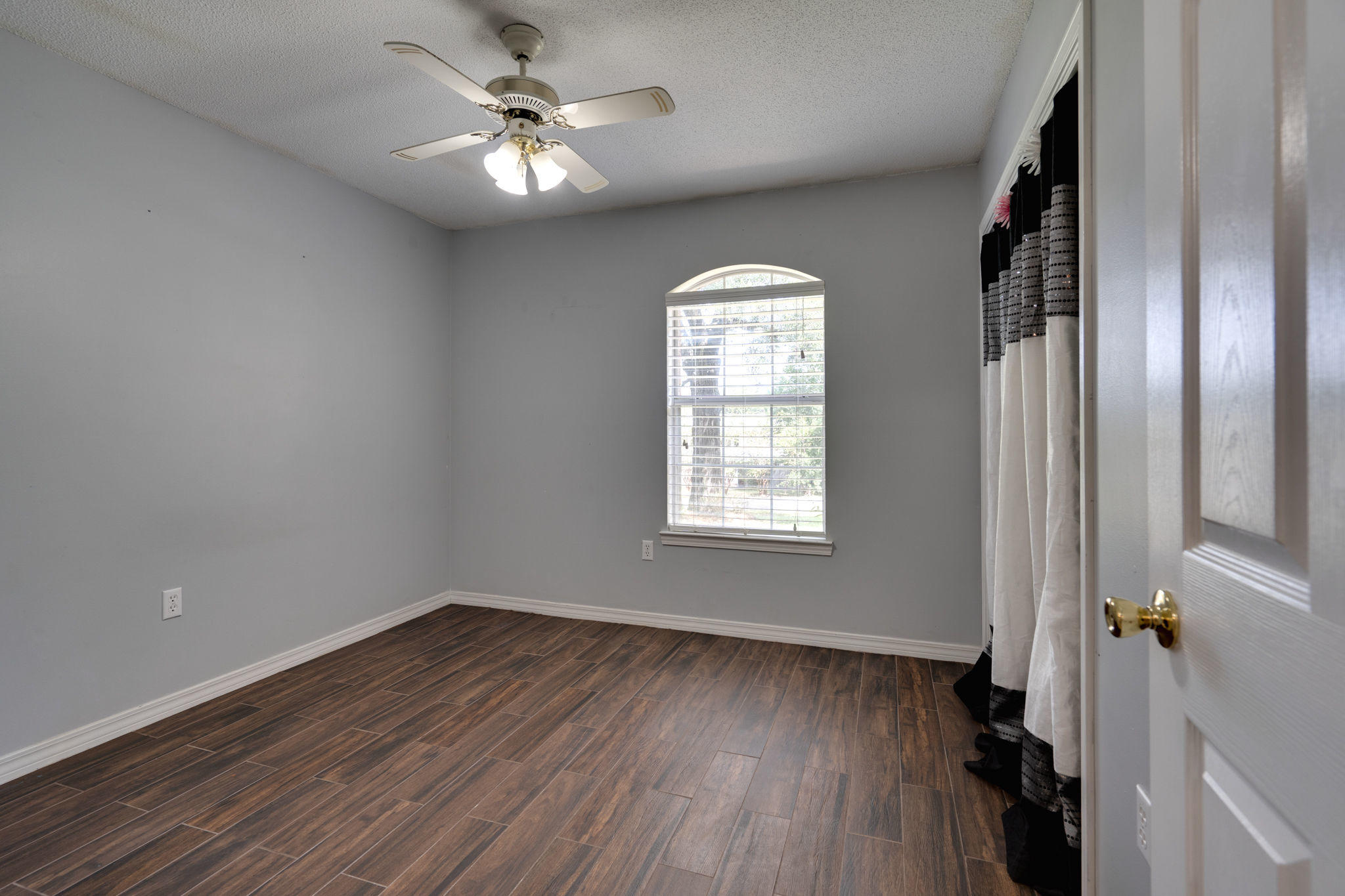 LAKE SHARON ESTATES - Residential