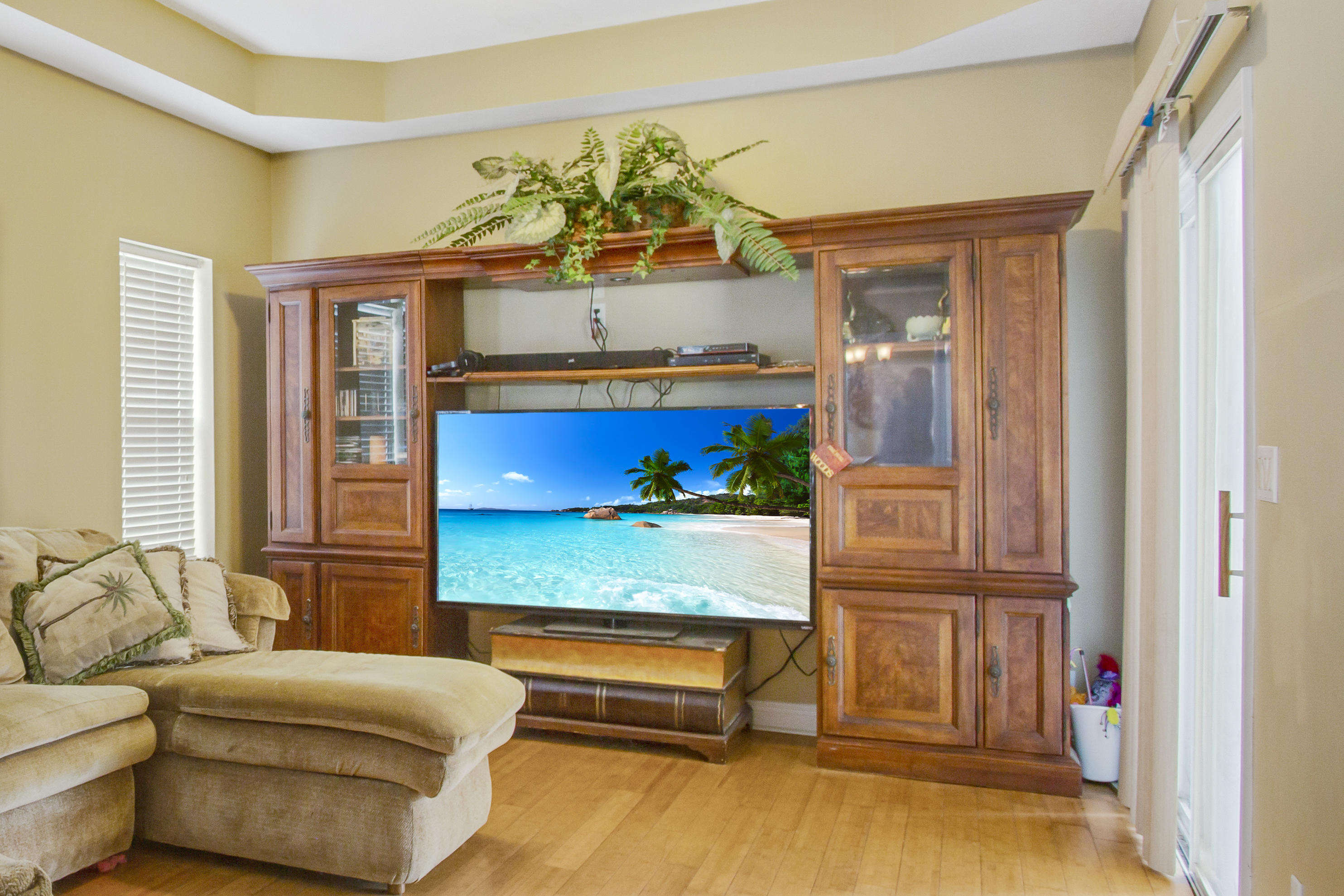 Flamingo Beach - Residential