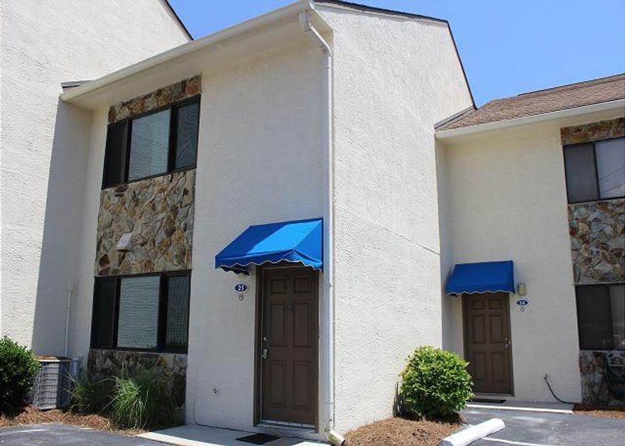 Incredible condo right across the street from the beach! Great view of the water and pool! Kitchen and bathrooms have been updated. Fully furnished and ready for rental!