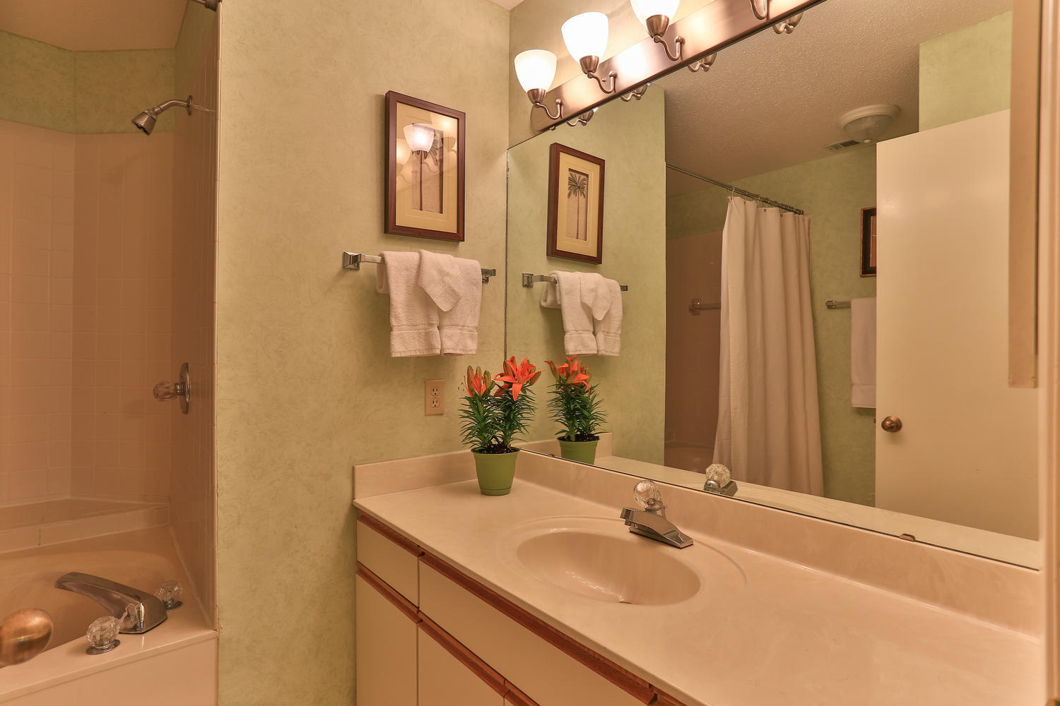 HIDDEN DUNES BEACH COTTAGES 2 - Residential